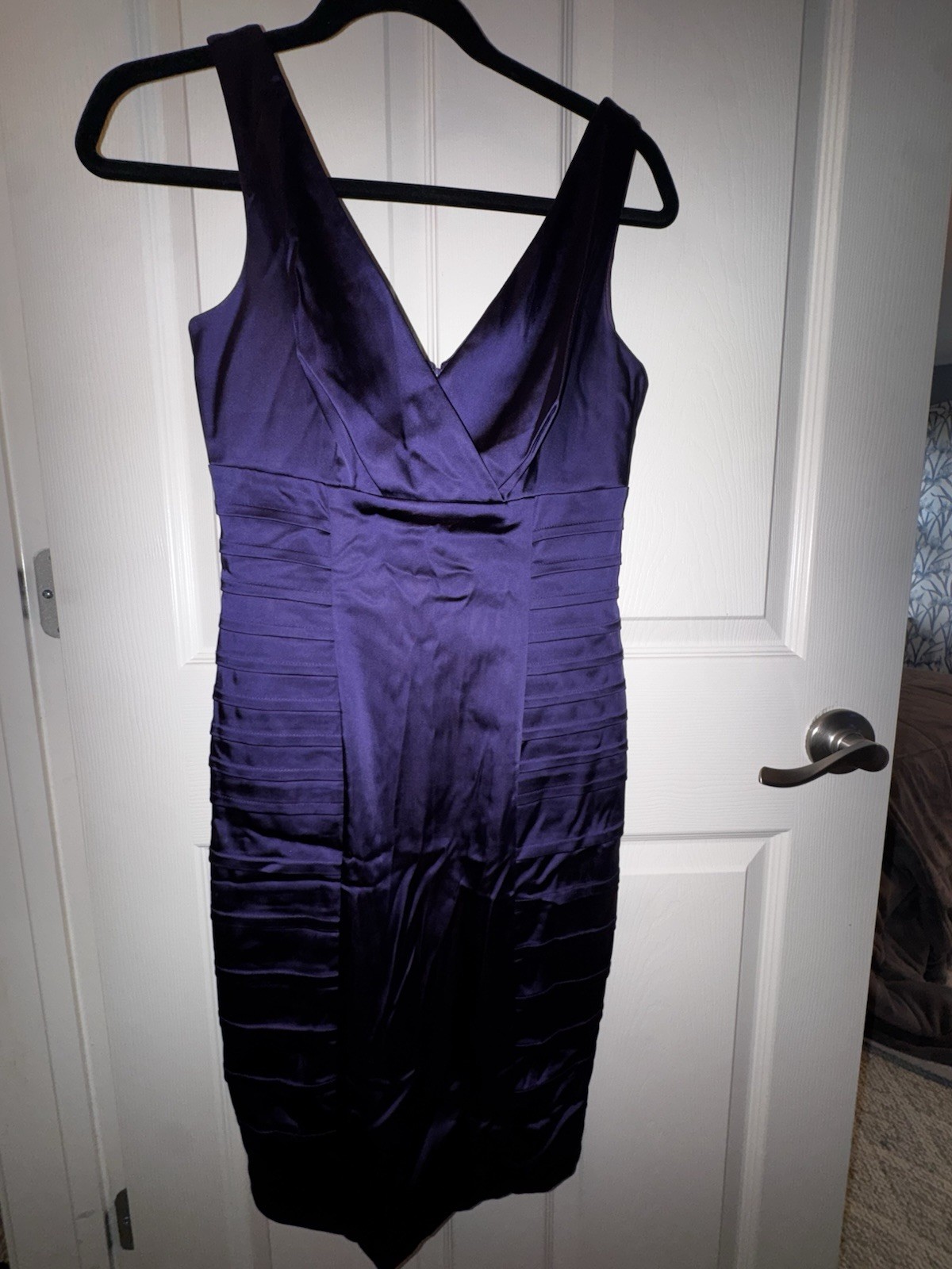 Calvin Klein Purple Solid V-Neck Sleeveless Bodycon Knee-Length Dress Size 4