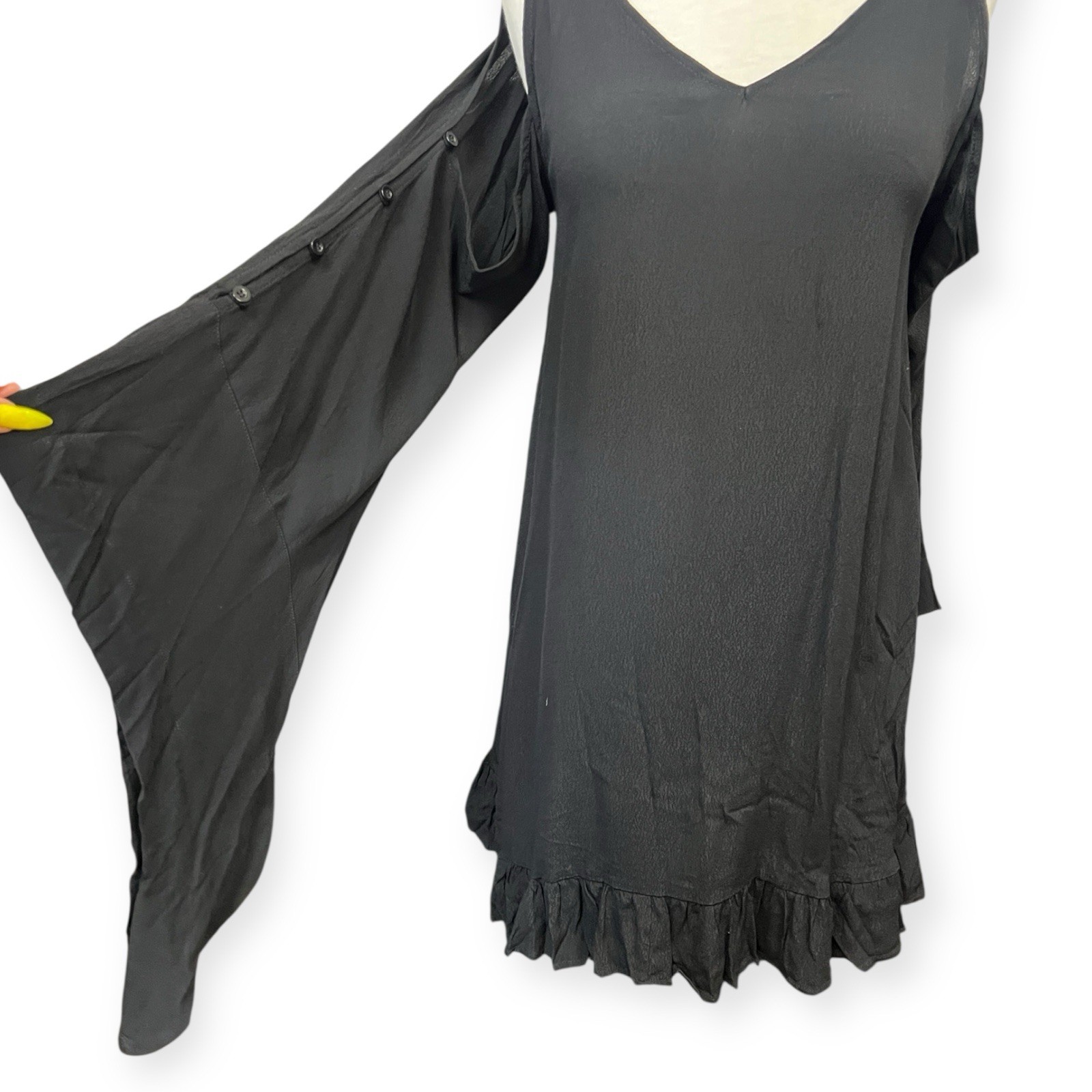 CatchMe Flare Sleeve Cold Shoulder Black Mini Dress Size M Medium Gypsy