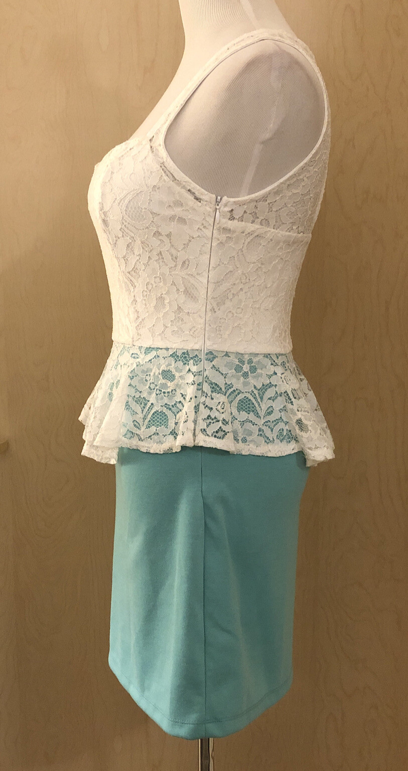 NWT~MISS ChieVous~Sleeveless Dress~Side Zip~Bright White Lace Front/Teal~Sz Med
