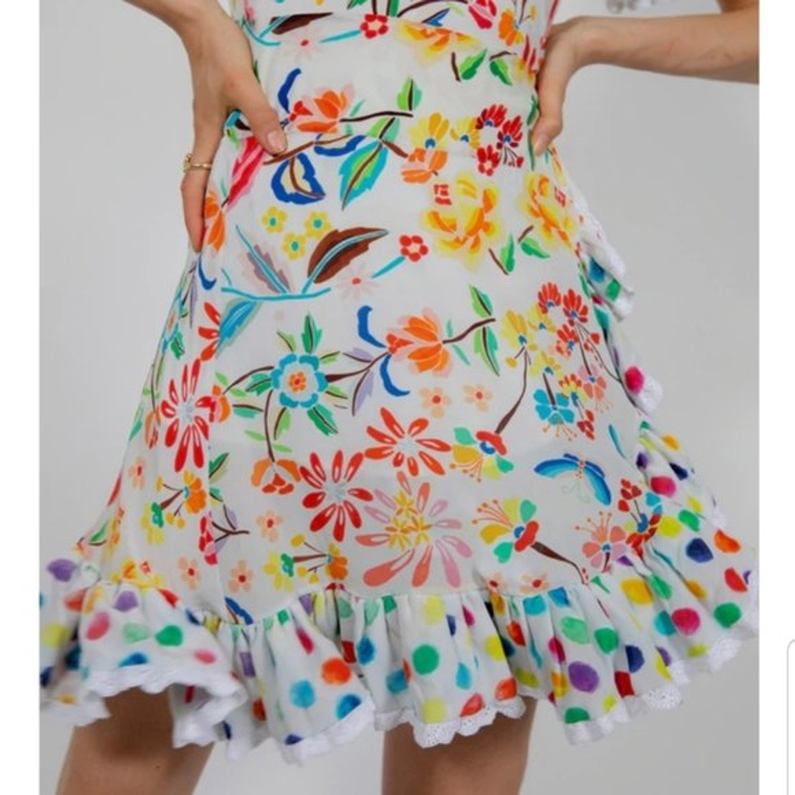 NWT All Things Mochi Valeria White Wrap Floral Mini Dress, size XS