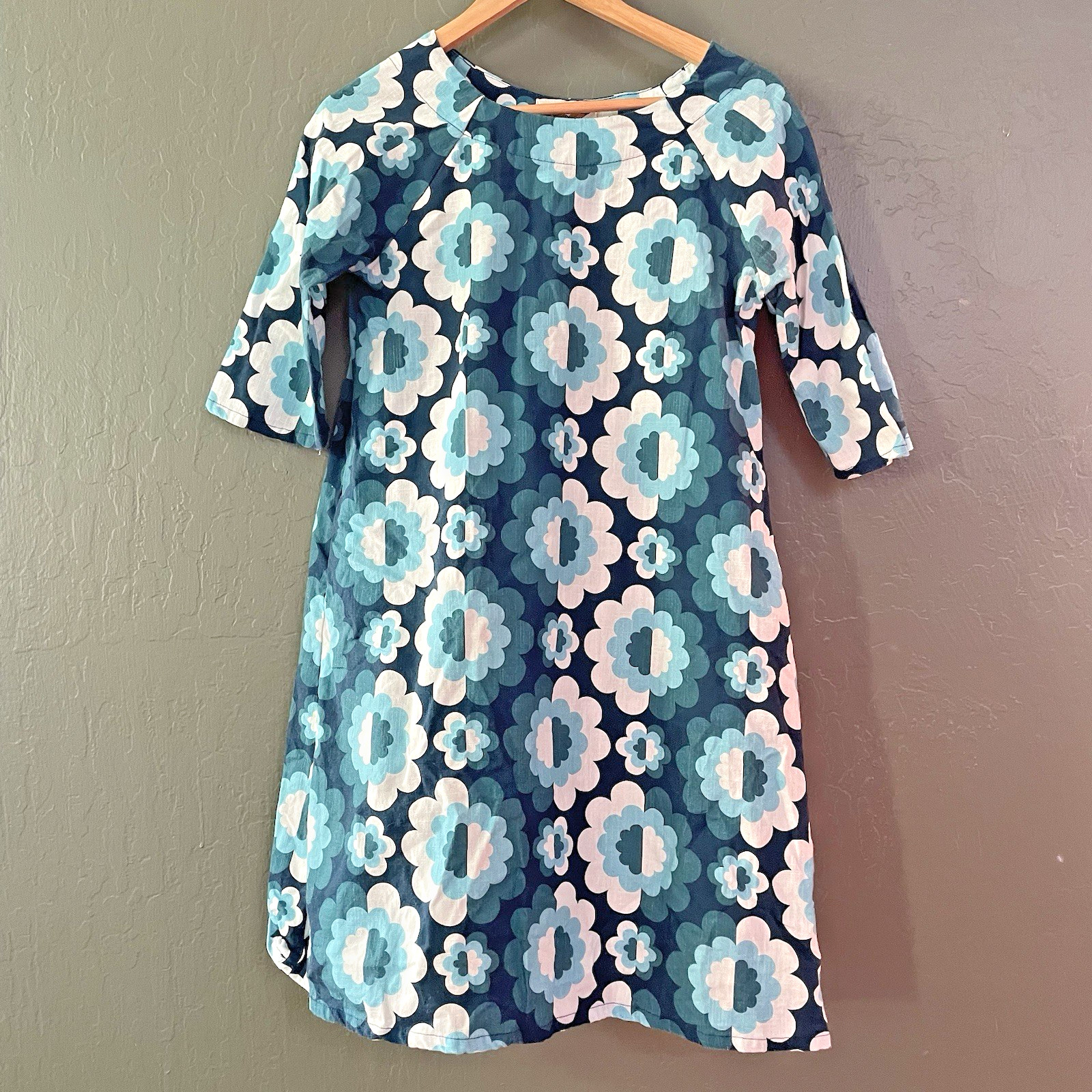 Lesley Evers Blue Zinnia Flowers Retro Floral Print Sleeved Dress with Pockets