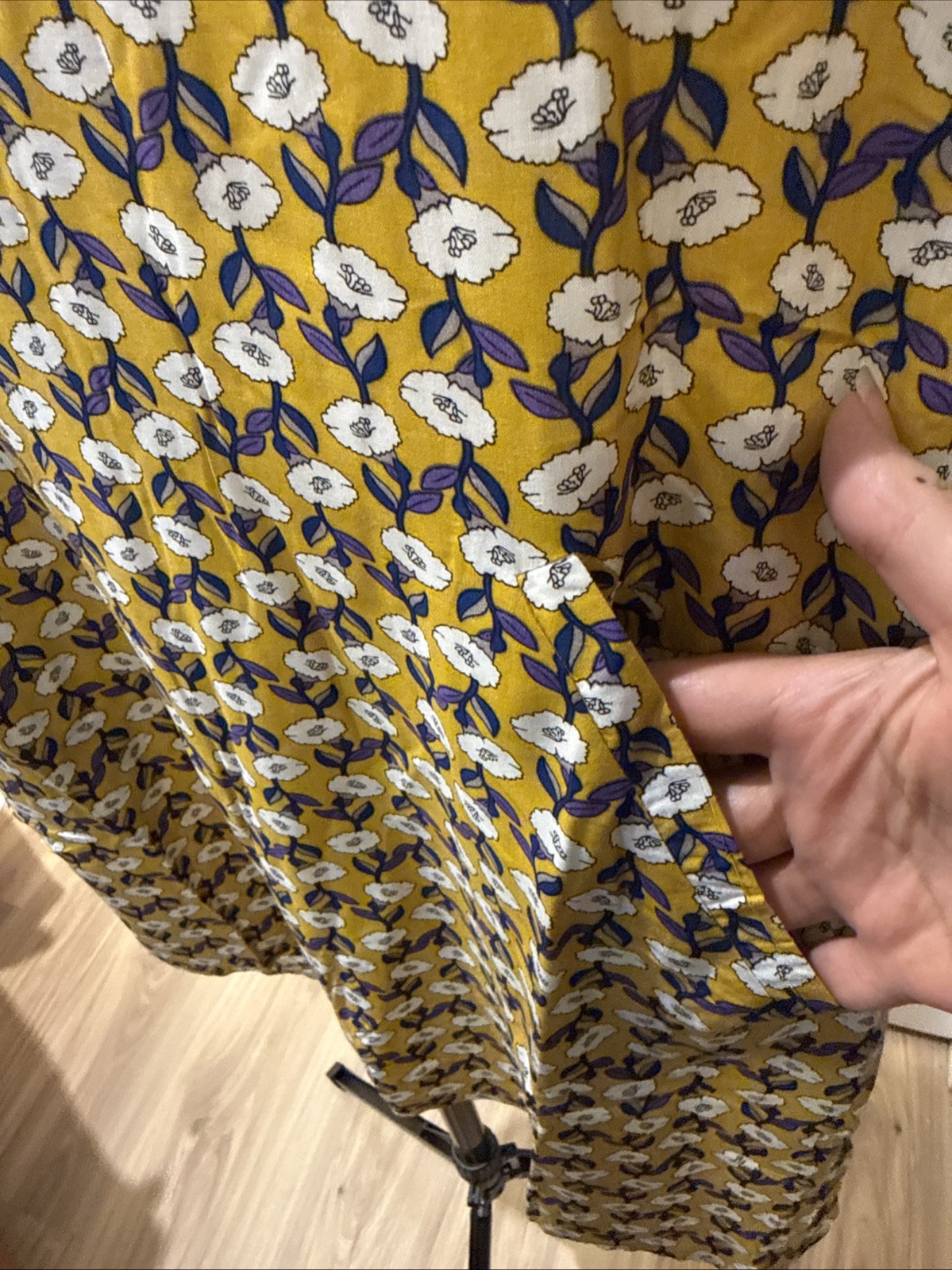 sm wardrobe yellow floral top v-neckline and a sleeveless design With Pockets XL