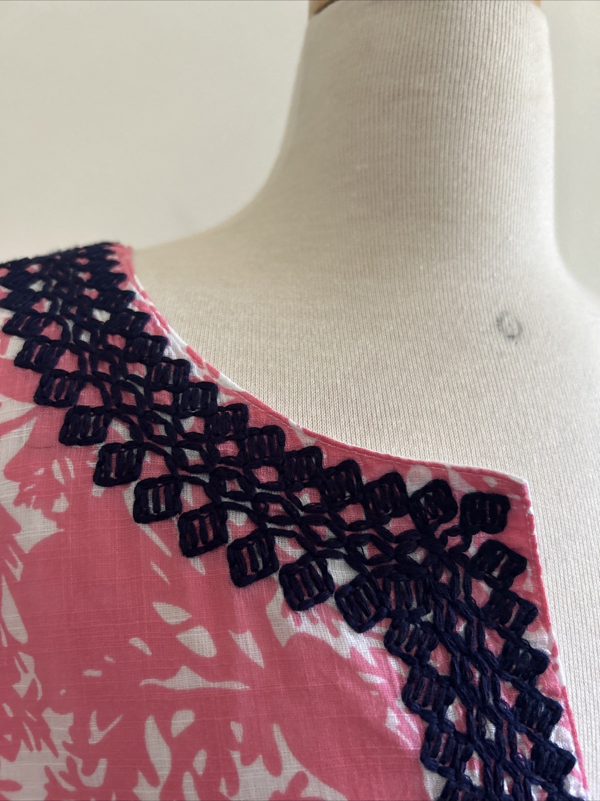 Vineyard Vines Spring Summer Dress Size 4 With Embroidery Trim Work