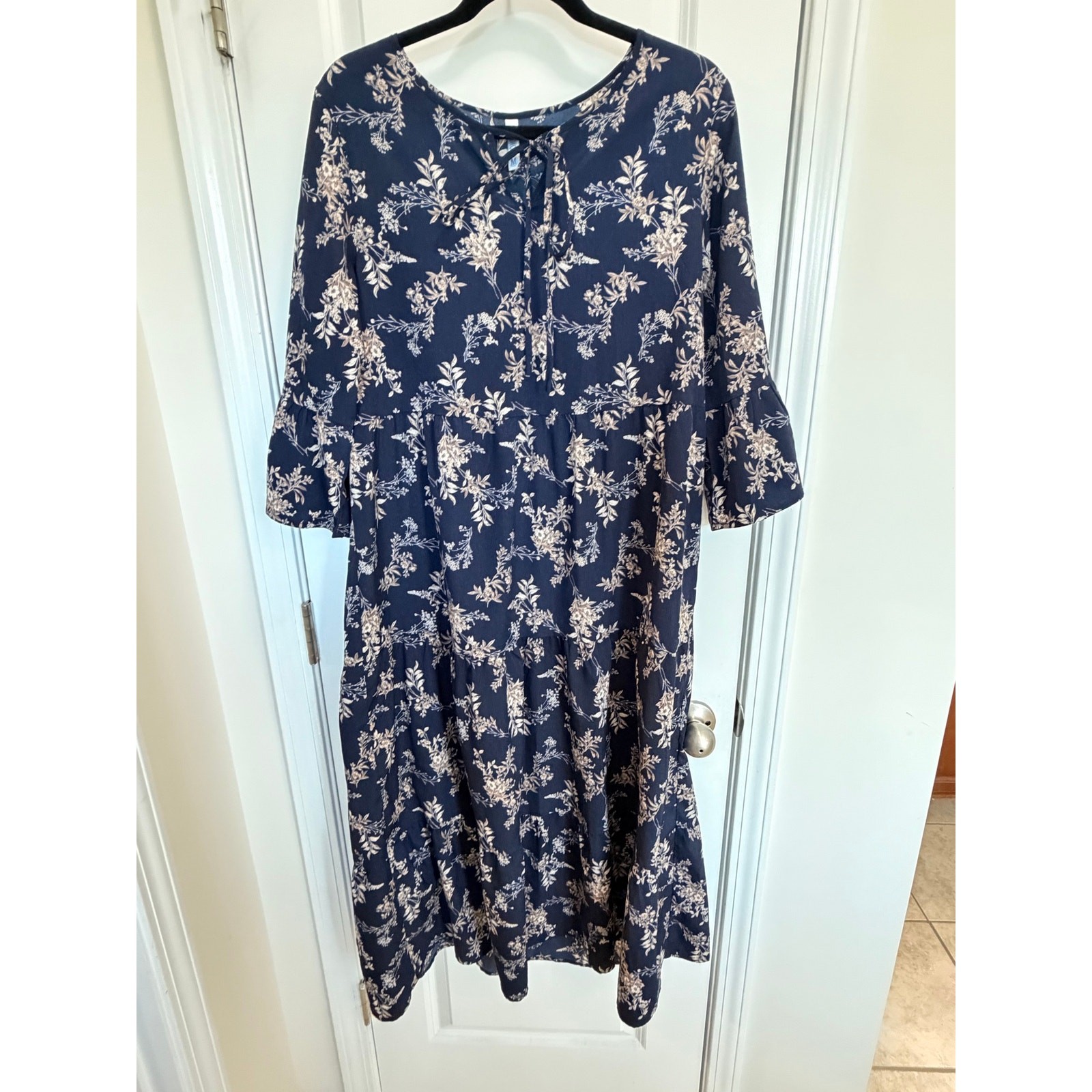 VIISHOW Women Medium Navy Floral Tiered Maxi Dress Boho Oversized Bell Sleeve