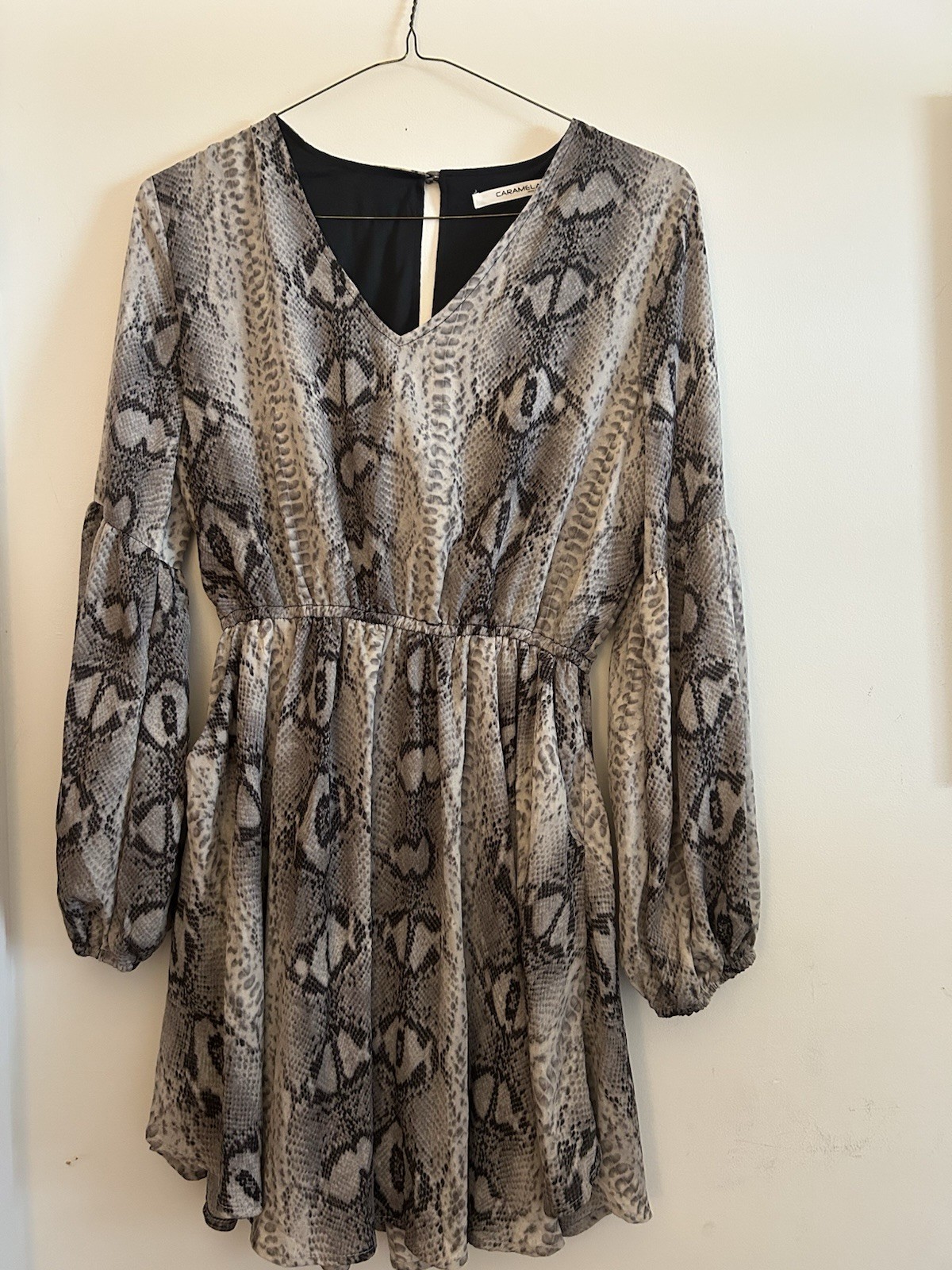 Caramela Women’s M Midi Dress Snake Print V-Neck Balloon Long Sleeve Gray
