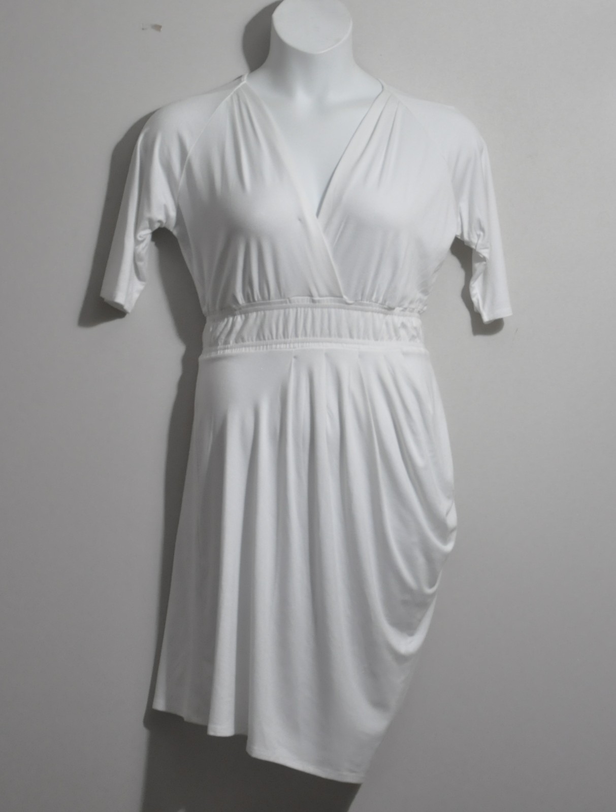 Simply. Chloe Dao Cross Over V-Neck Knit Dress Size S White