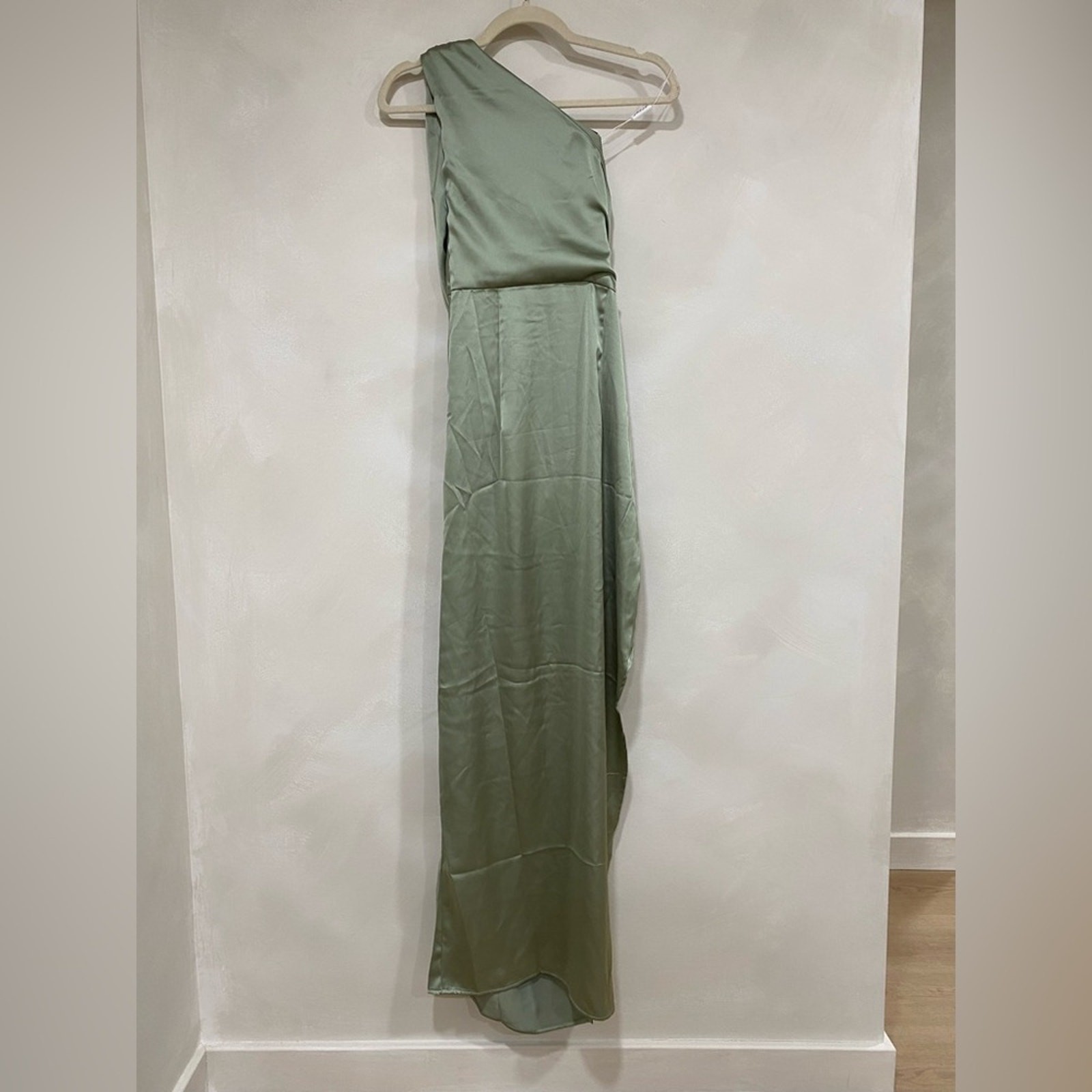 Nadia One-Shoulder Satin Maxi Dress Petal & Pup Sage Size 4 NWI