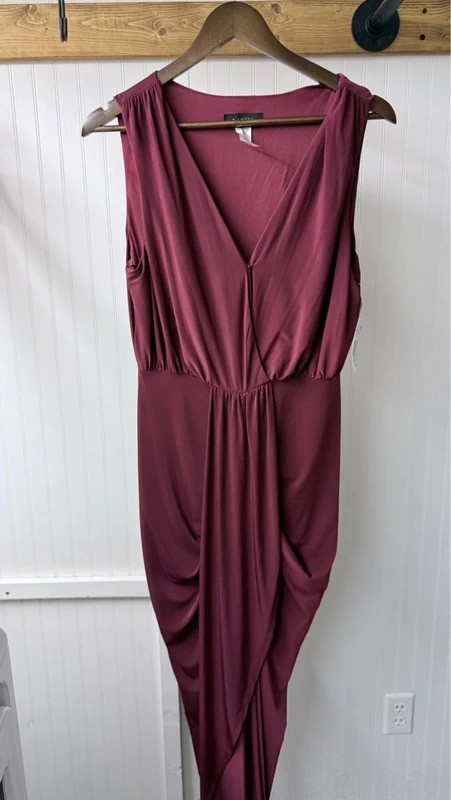 B Smart sleeveless burgundy dress new size 10 elegant romantic tulip hem sexy