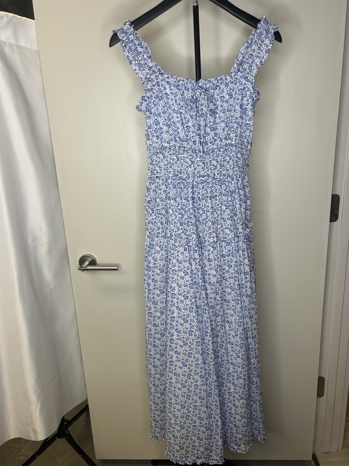 NWT Women’s Size XXS GAP Blue & White Floral Maxi Dress