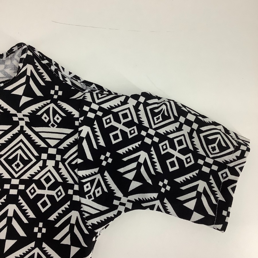 Hearts & Bows Black and White Patterned Dress Ladies Casual 32in 19in Pit to Pit