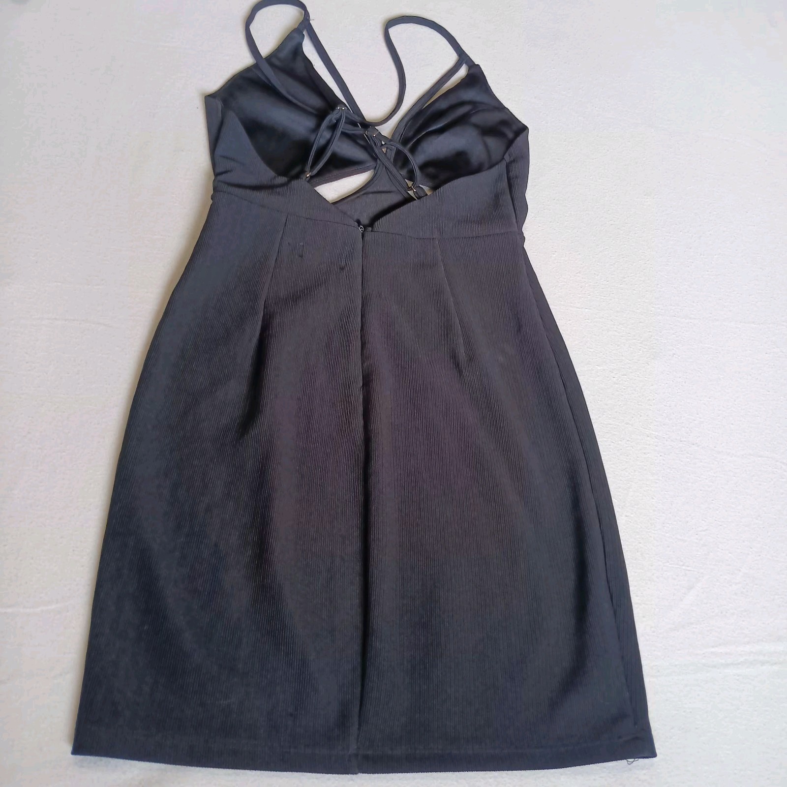 Rumor Botuique Sz S Chic Black Backless Dress With Cross Straps Zipper And Clasp