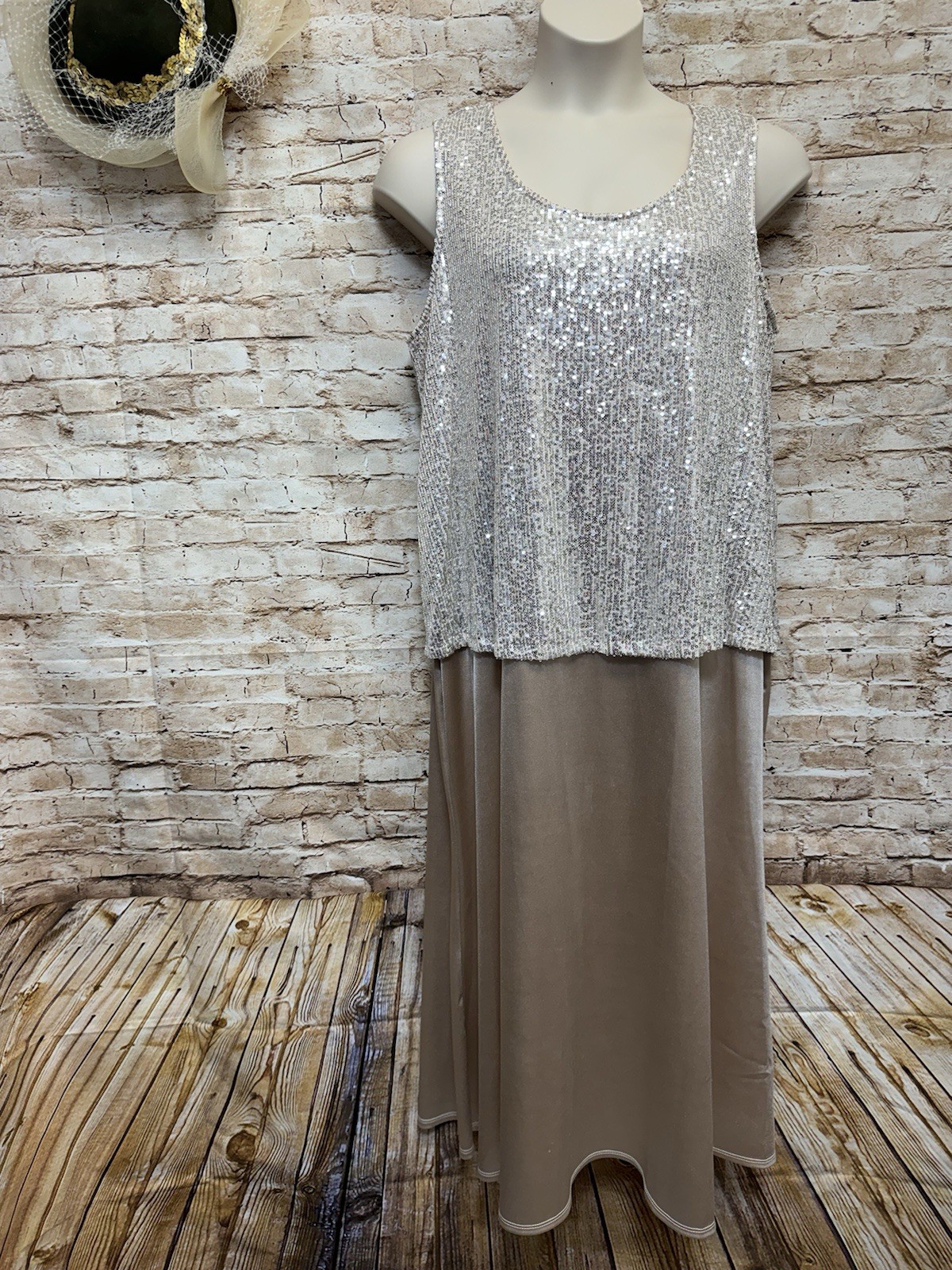 Catherines Sleeveless Blush Sequined Bodice Long Dress Women’s 1X – READ