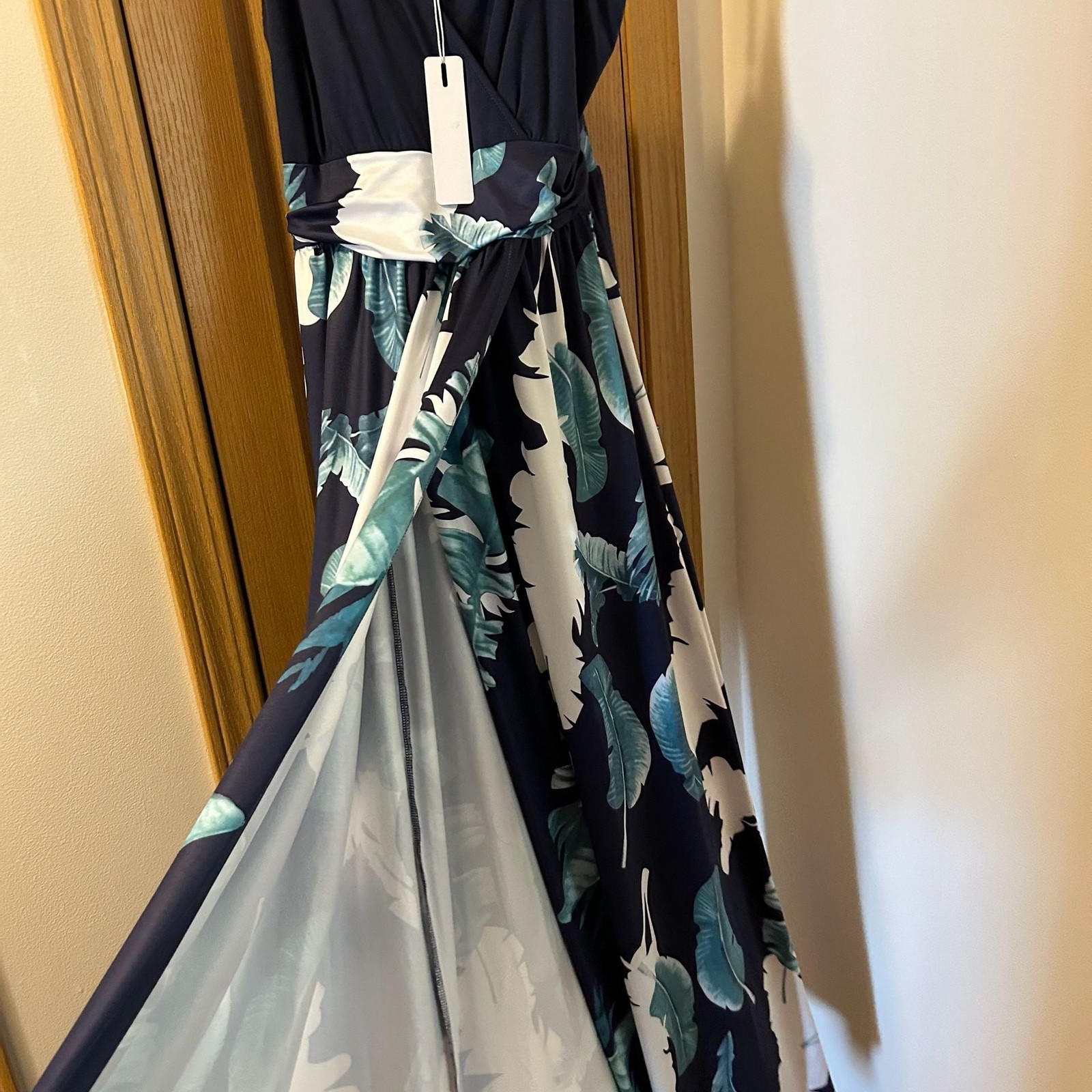 Newshows Tropical Leaf Print Spaghetti Strap Maxi Dress