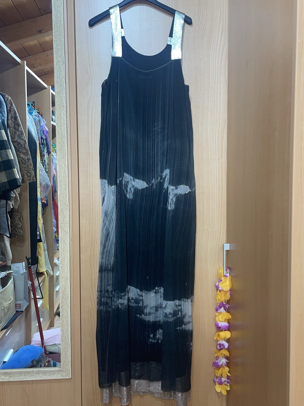 ROZAE NICHOLS GREY/SILVER GRADIENT LONG DRESS SIZE M RHINESTONE DRESS