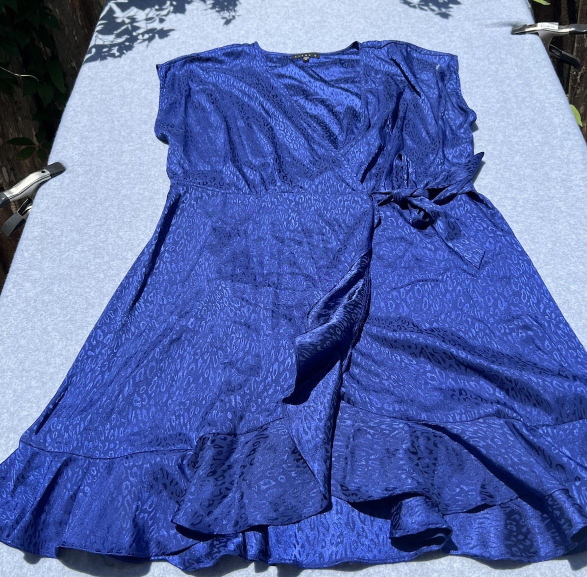 Tiana B Blue Satin Jacquard Wrap Dress Animal Print Ruffle Hem Women’s 14