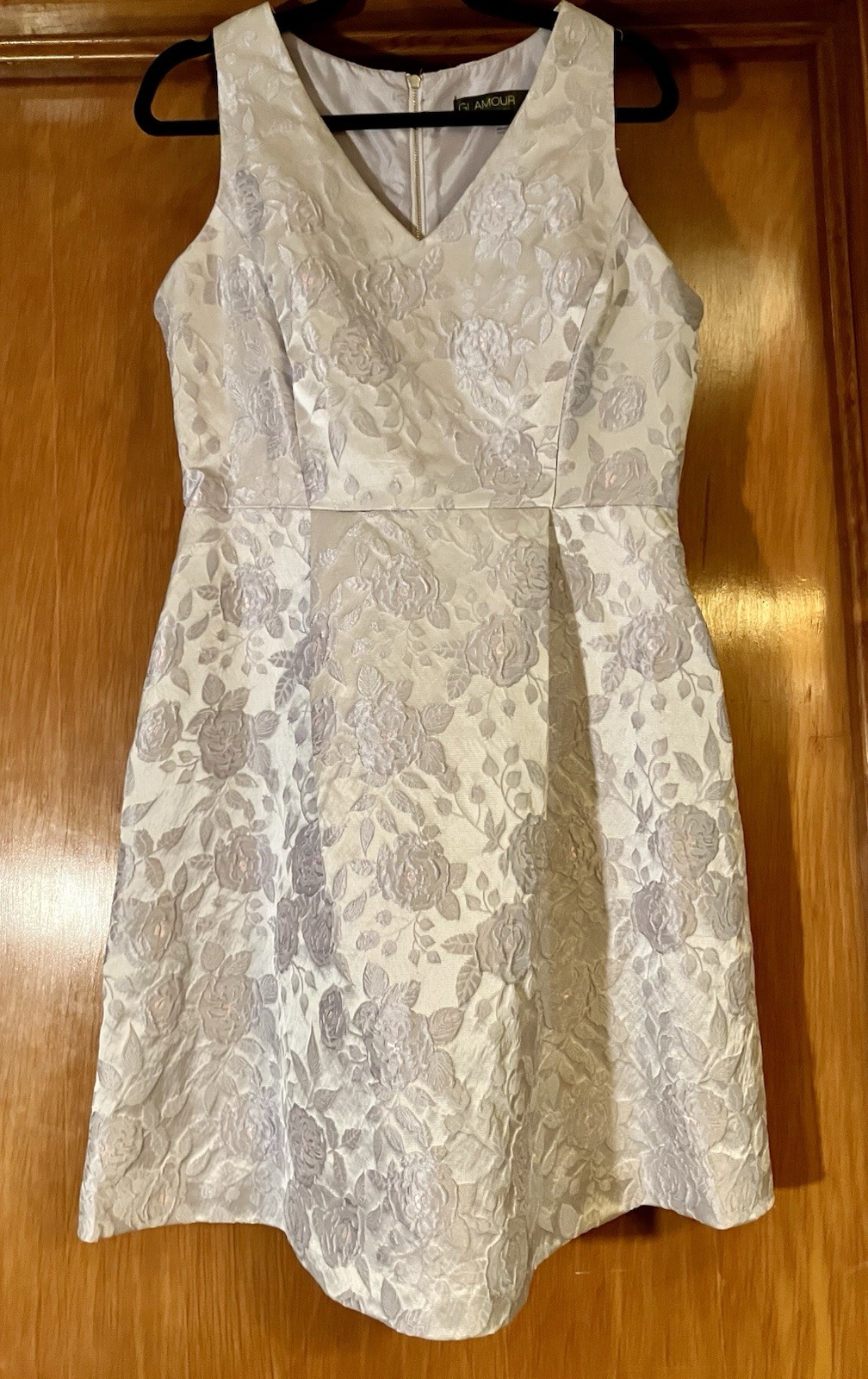 GLAMOUR by Gabriella Skye Size 12 Ivory/Silver Floral Jacquard V-Neck A-Line
