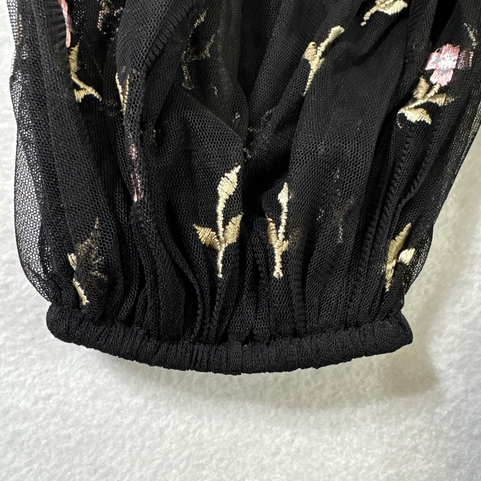 Mac Duggal 35111 Embroidered Floral Gown Black Long Bishop Sleeve Size 8 NWT