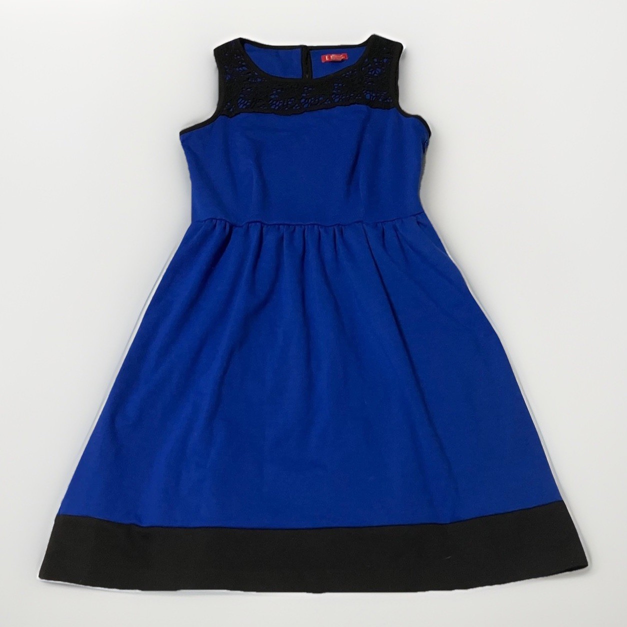 Elegant Modern Elle Dress Women Size 10 with Crochet Detail