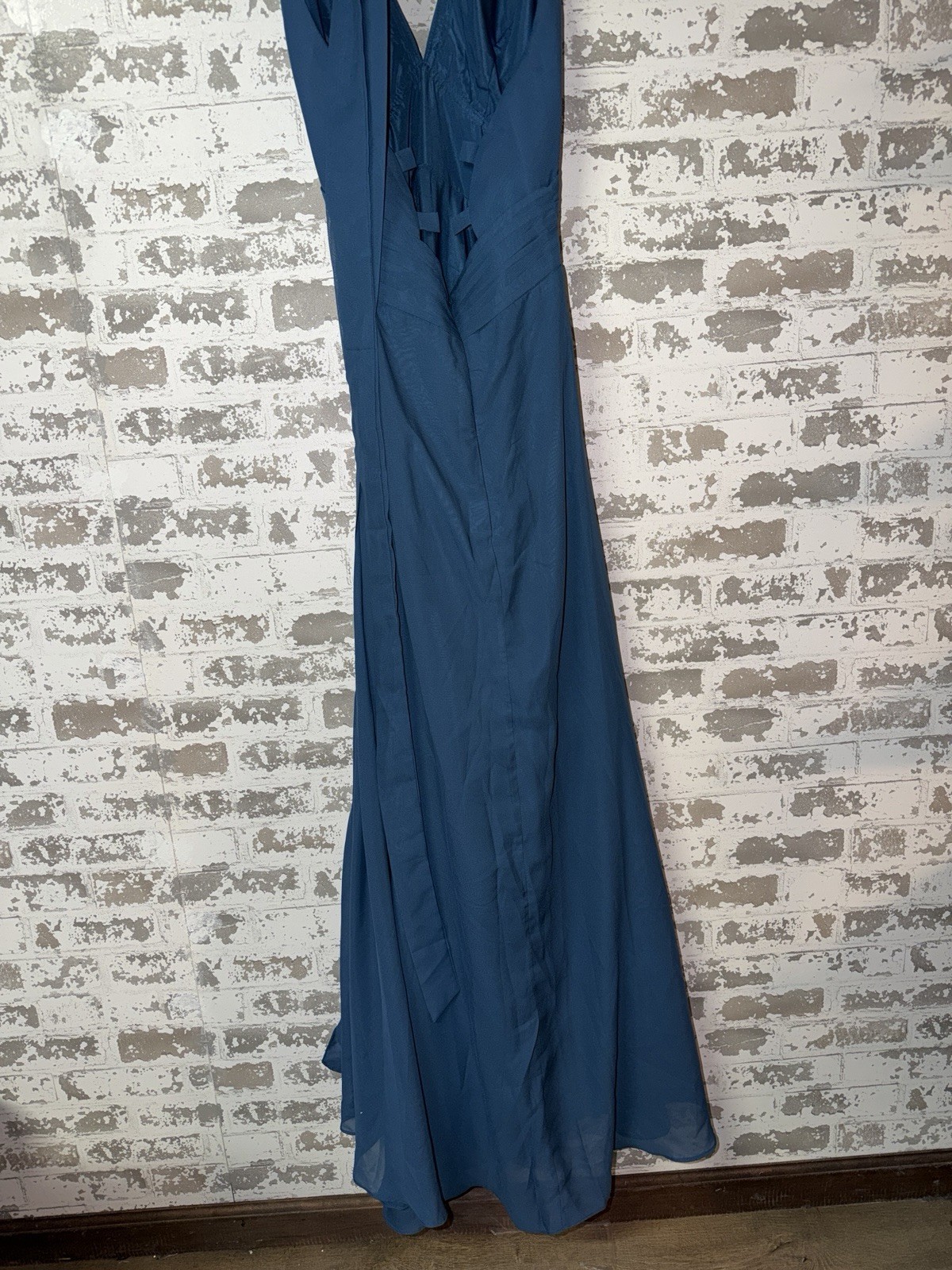 Beautiful Classic Chic Style Formal Gown Dress – Prom Wedding – Blue Size 6