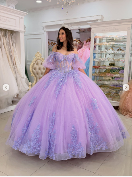 Lavender Quinceanera Dresses Off Shoulder Sweet 16 Bowed Puffy Sleeve Ball Gowns
