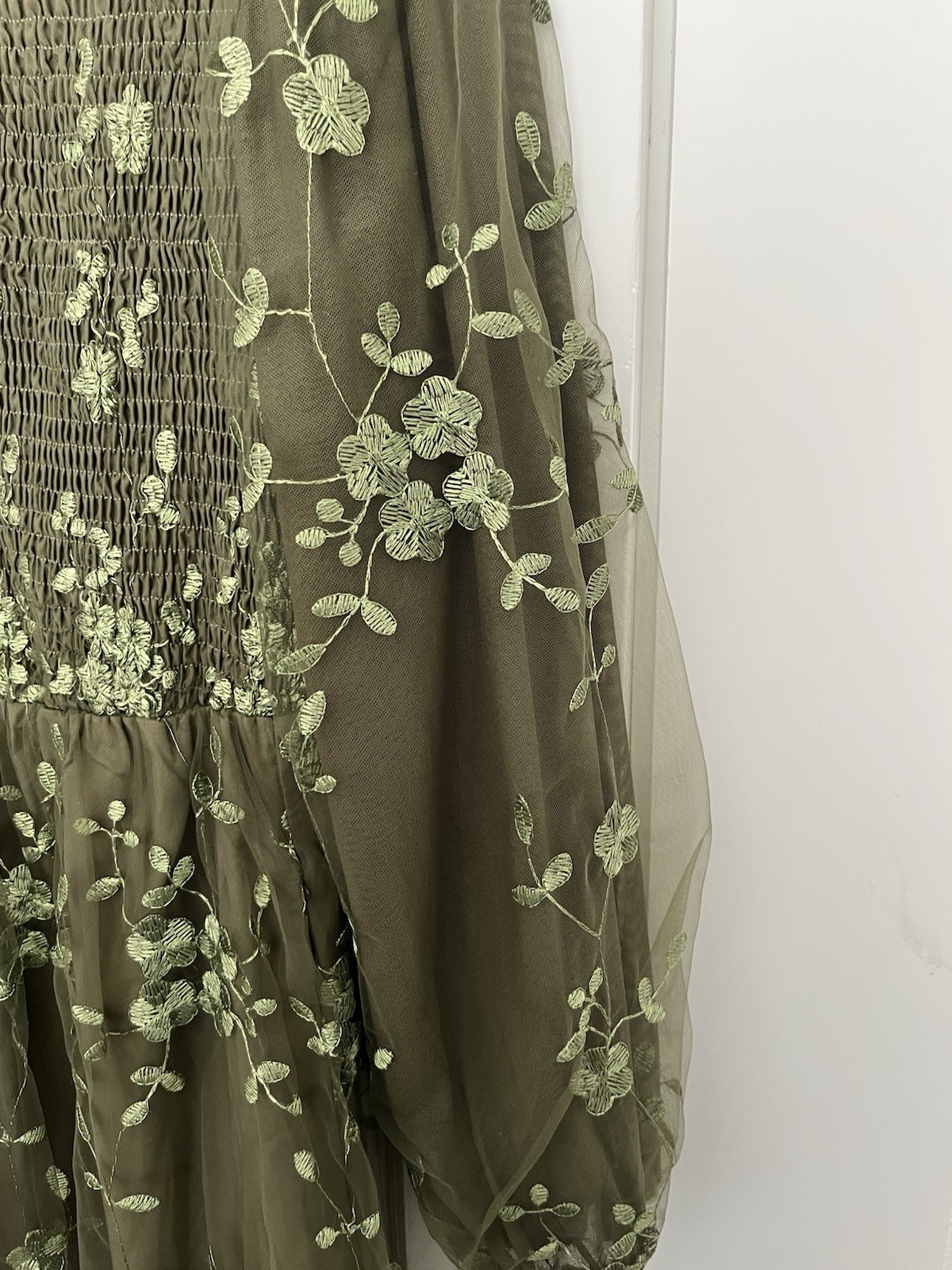 BLOOMCHIC Green Floral Embroidered Mesh Smocked Sheer Maxi Dress 18-20 (G6)