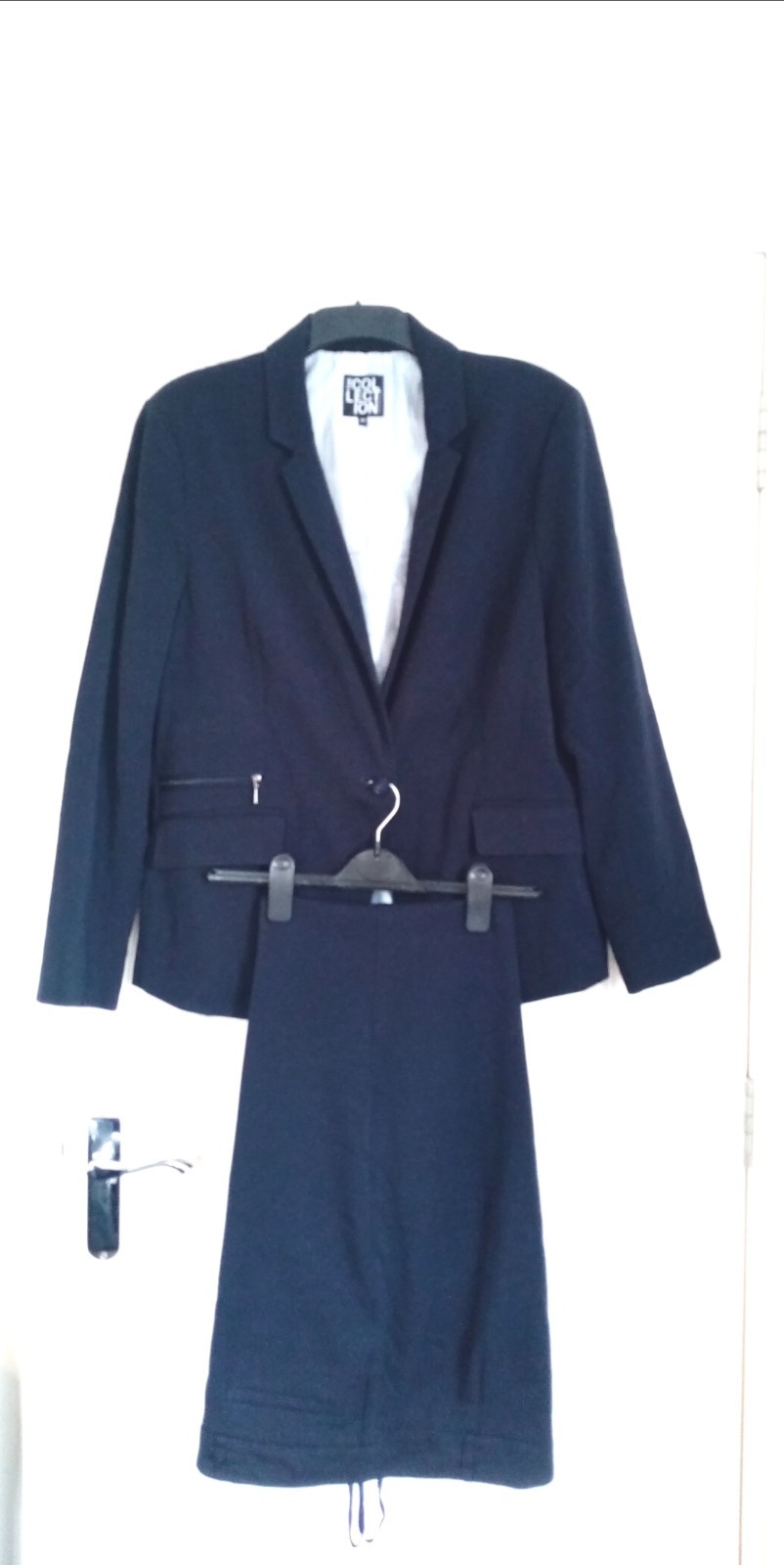 WOMEN’S DEBENHAMS NAVY 2 PIECE OCCASION OFFICE TROUSERS SUIT JACKET. SIZE 18