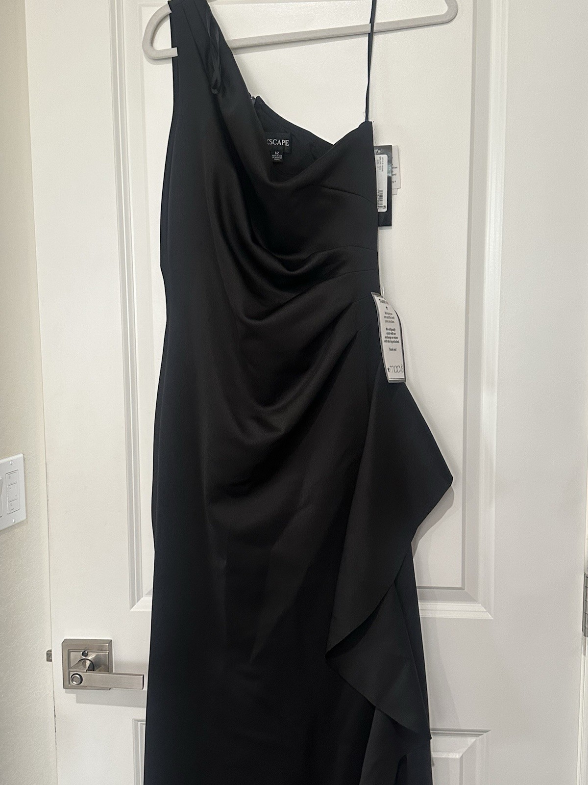 XSCAPE Women’s Formal Ruffled One-Shoulder Scuba Gown Black Size 12 NWT
