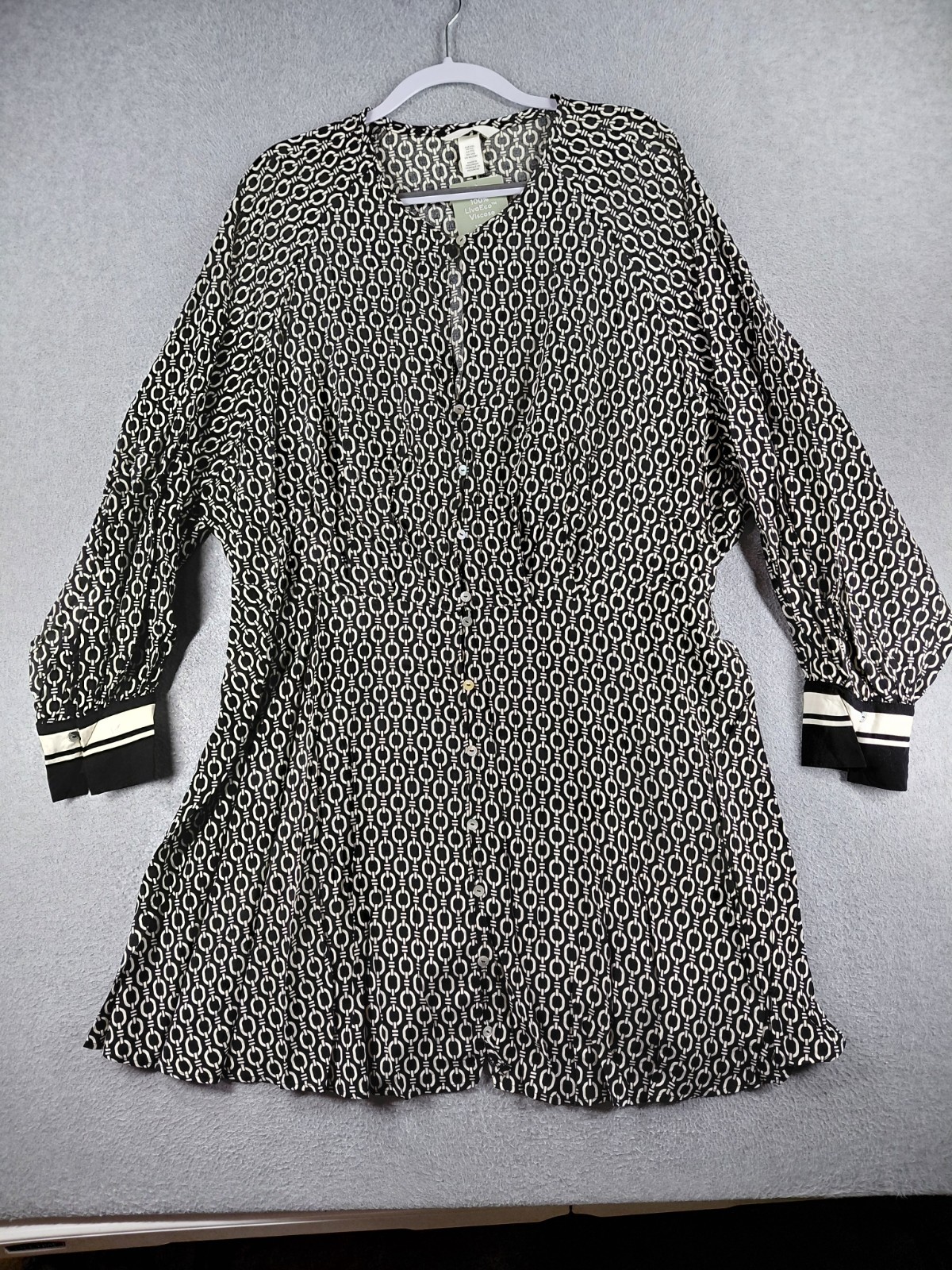H&M Women’s Dress Sz 2XL Black White Geometric Button Long Sleeve V Neck Keyhole