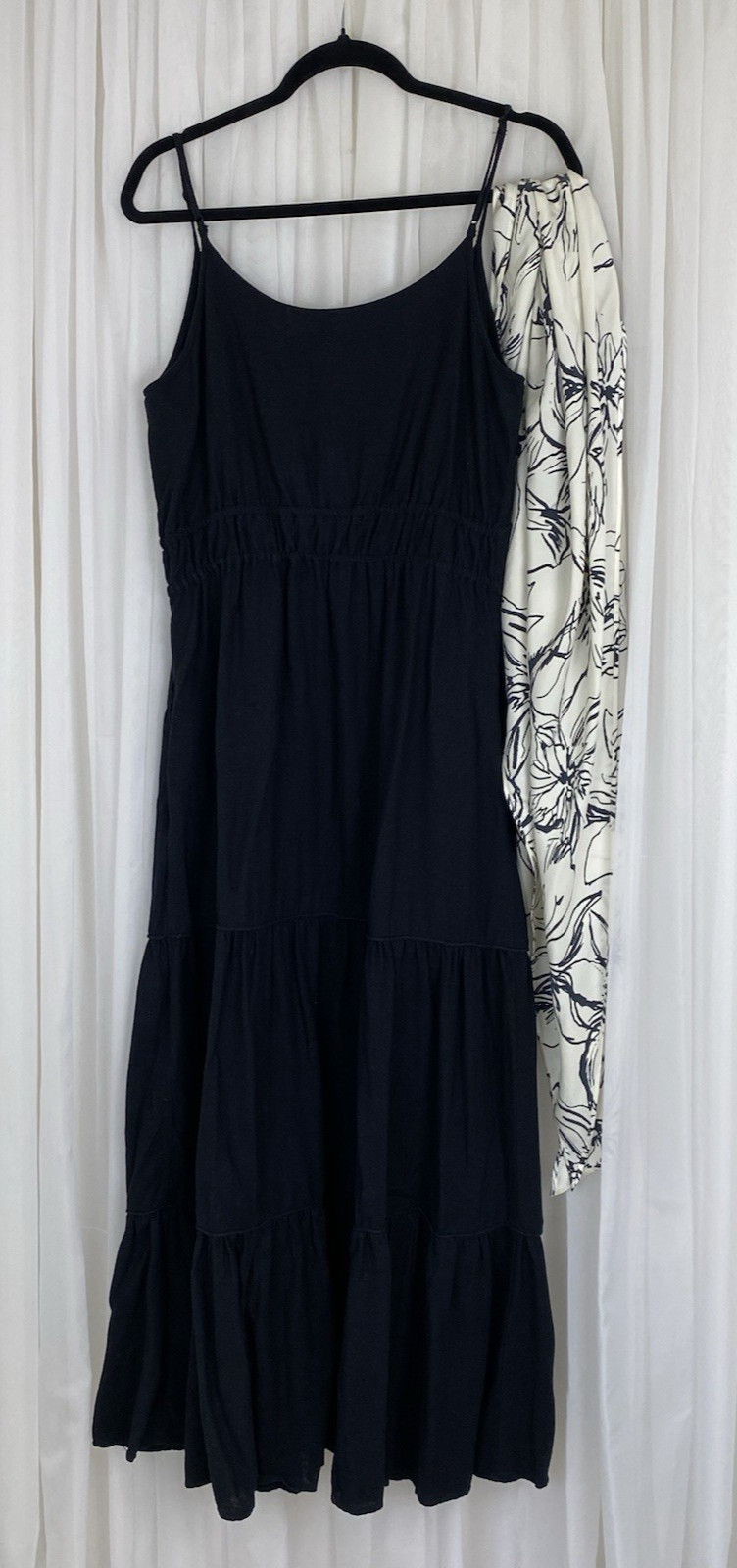 Joie Size M Black Linen Blend Tiered Dress With Silk Ivory Black Floral Scarf