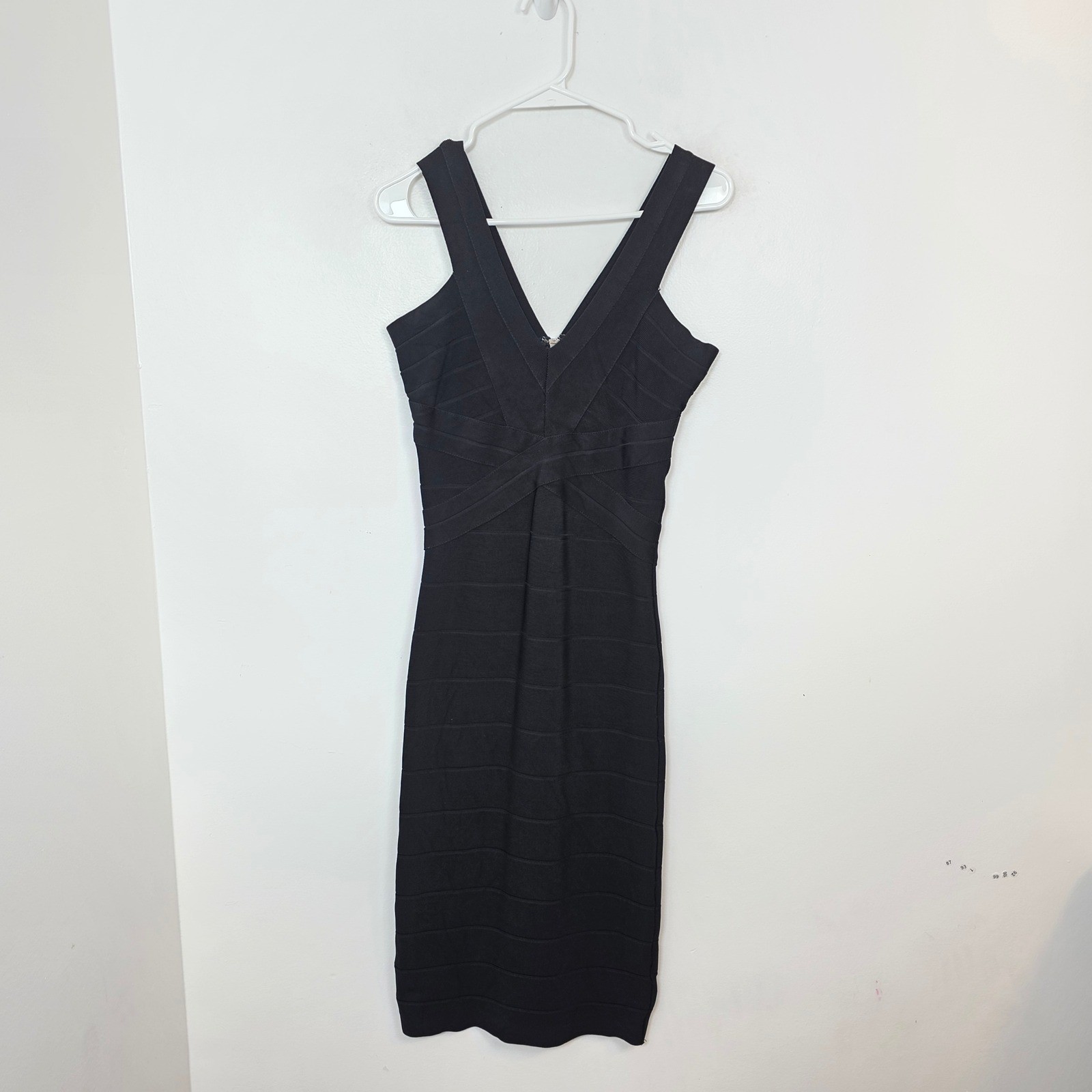 Venus Black Bandage Bodycon V-Neck Sleeveless Sexy 2010’s Club Midi Dress Small