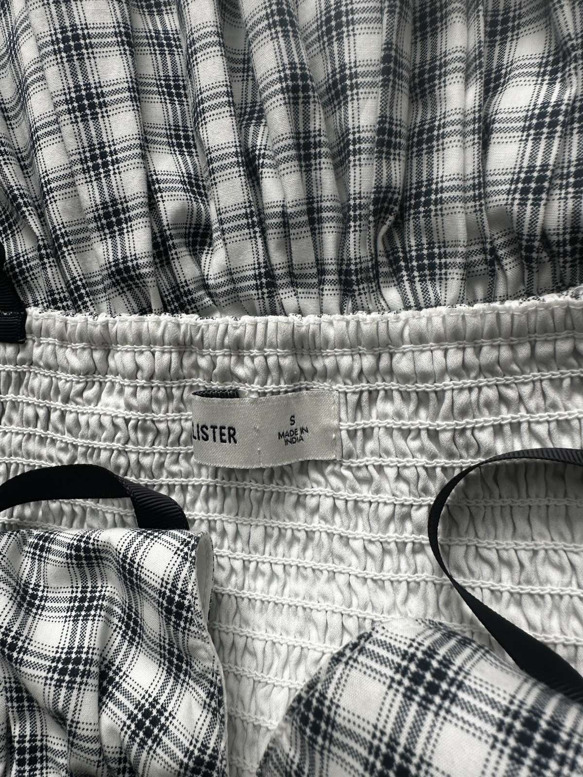 Hollister Black & White Plaid Sleeveless Romper V-Neck Bow Adjustable Strap S