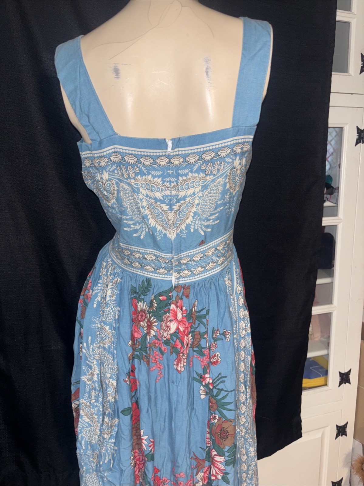 VICKI LYNN BARDON,Canada,vintage,scarf,blue,floral,border,M,no copy,Unique,WOW