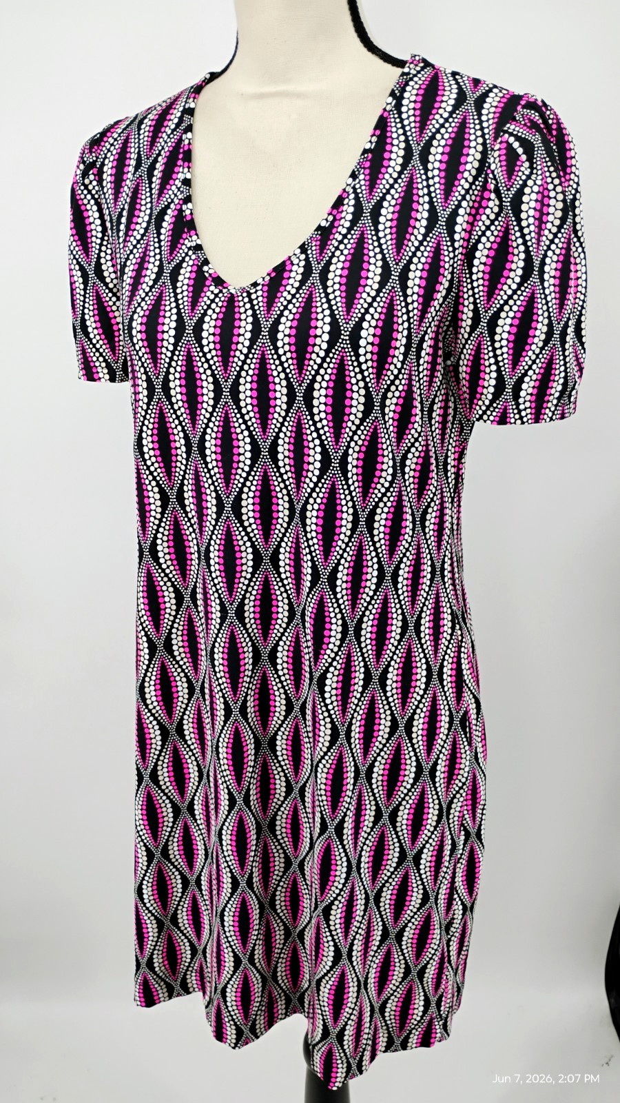 NEW Lulu- B Diamond Dot Short Sleeve V-Neck Dress UPF 50+ Stretch Small.