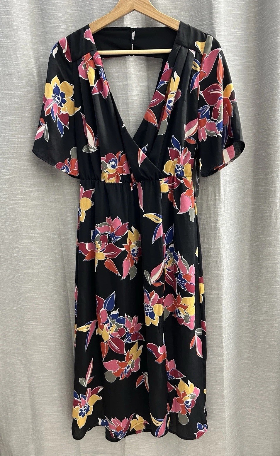 Trixxi Floral Midi Dress Black Multi Color Faux Wrap Cut Out Back NWT Medium M