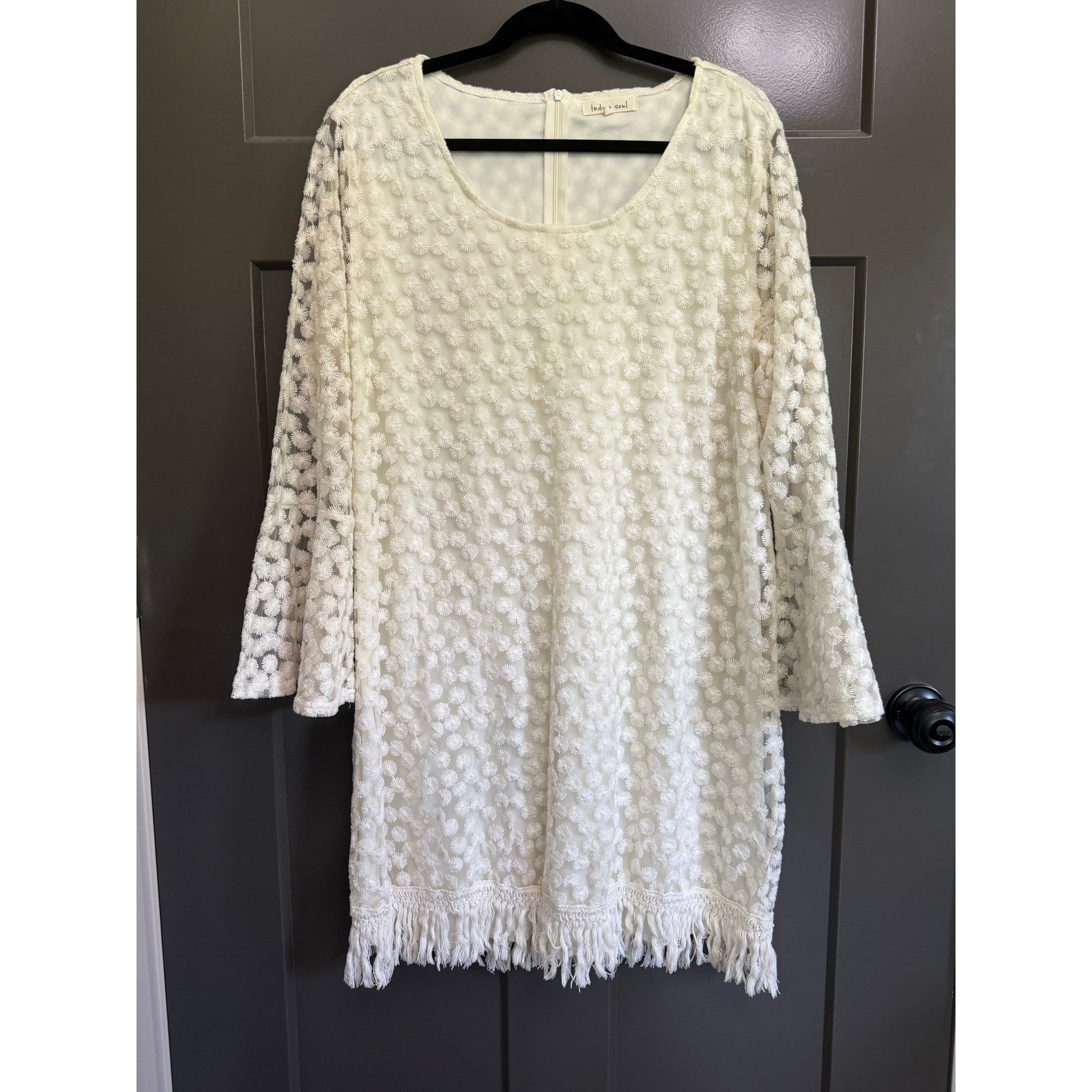 Indigo Soul White Floral Embroidered Mesh Bell Sleeve Fringe Shift Dress XL