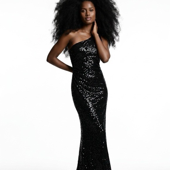 gown