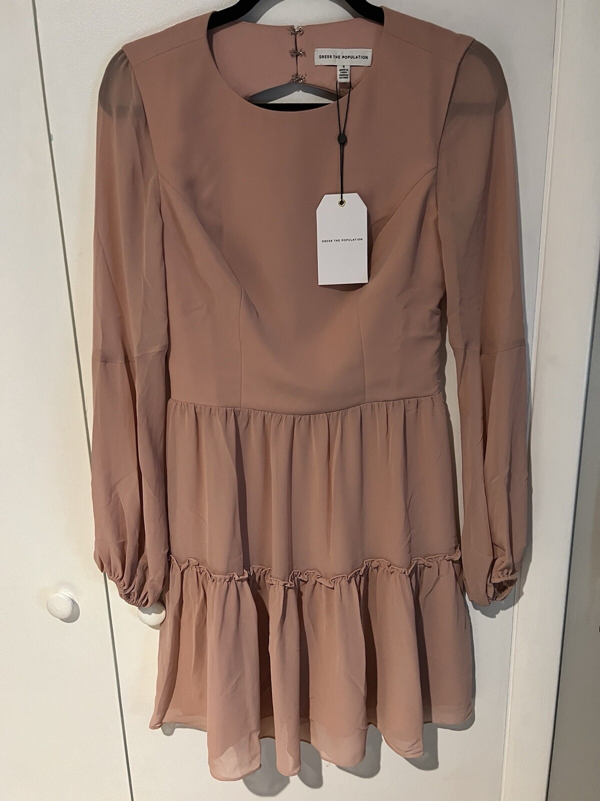 NWT Dress The Population Paola Blush Tiered Blouson-Sleeve Dress. Size Small