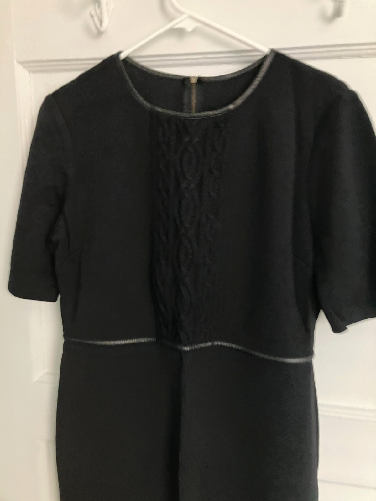 St. John Knit Dress Black Wool Blend Short Sleeve Black Leather Trim Womens Sz 6