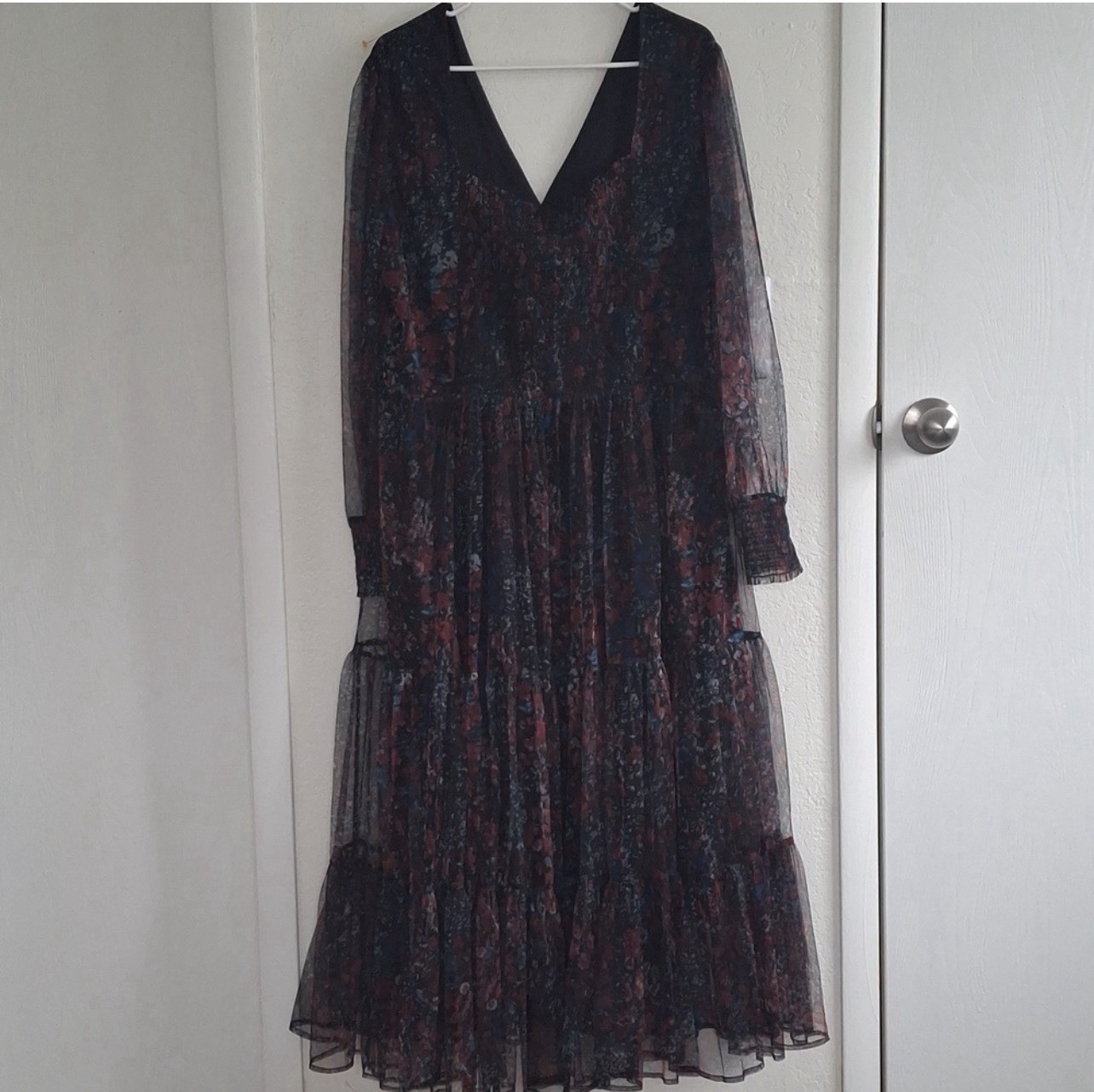 CURVEINS Women’s XL Black Floral Mesh Midi Dress V-Neck Long Sleeve Lined