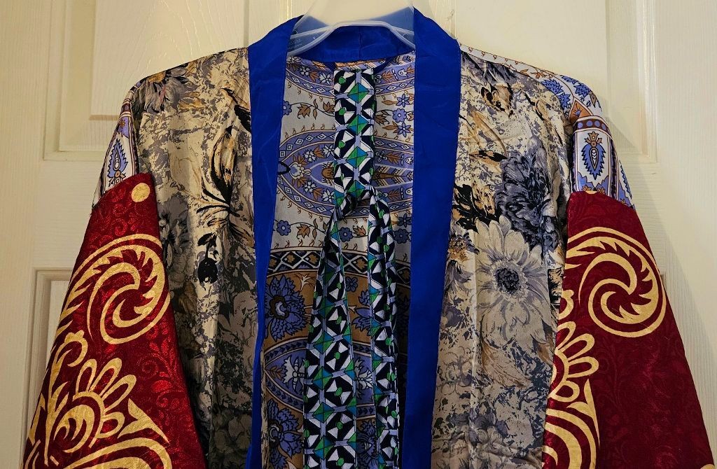 Silk Kimono Robe~ Women’s One Size~ Kimono w/Tie ~Floral ~Gray, Tan,Red,Blue~NEW