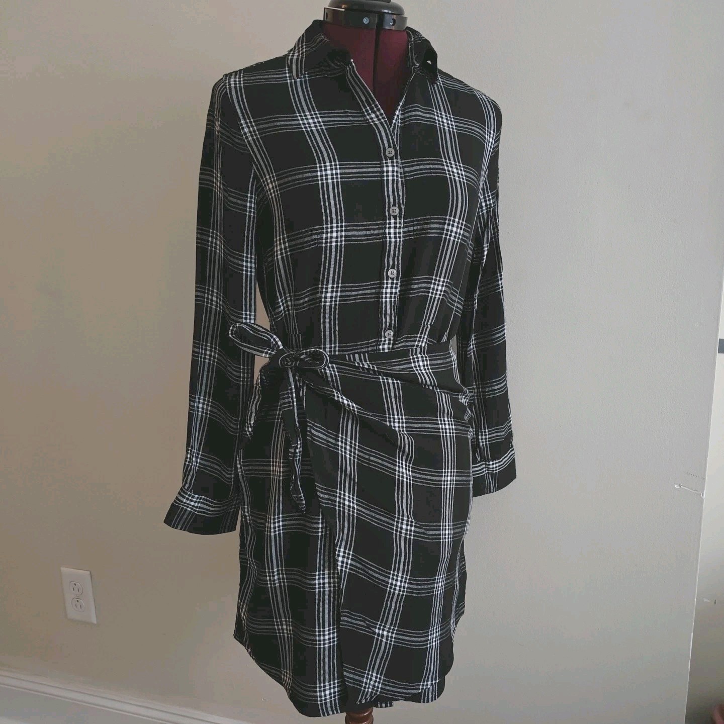 UntuckIt Tessa Plaid Black Button Up Collared Wrap Shirt Dress Small Long Sleeve