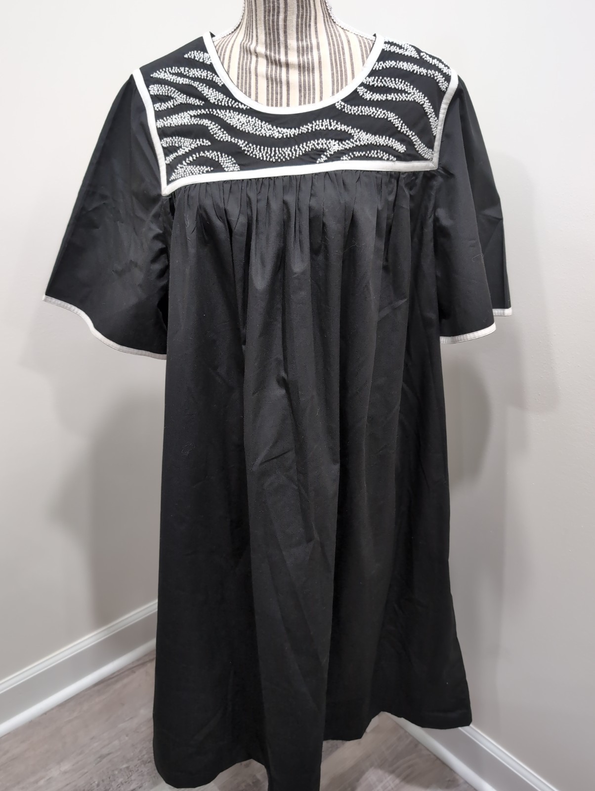 Go Softly Patio Dress Wrinkle Resistant Round Neck Beaded Black/White Size L