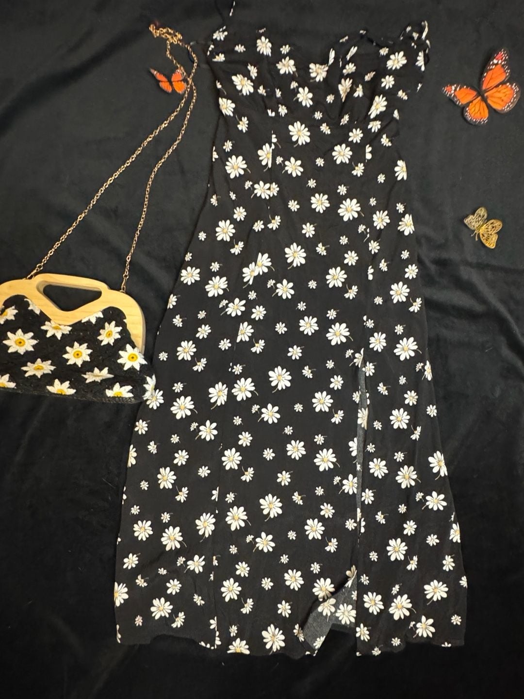 Black Daisy Print Spaghetti Strap Maxi Dress with Front Slit
