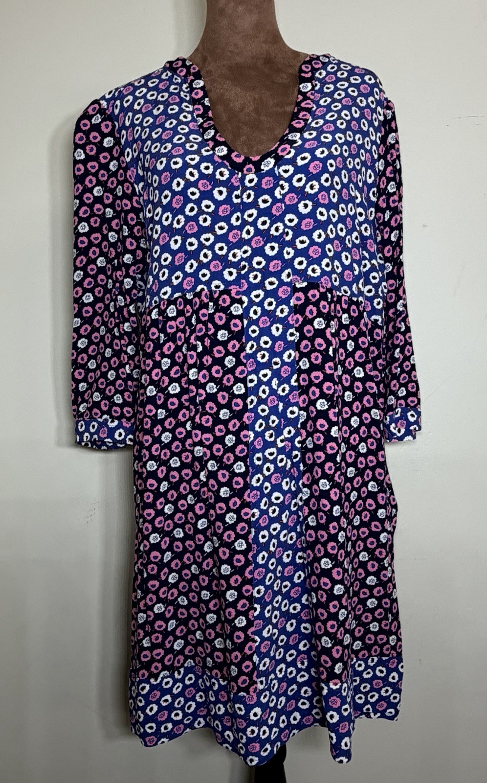 Adorable BODEN, womens floral dress, Size Medium-Large, UK 18, US 14!