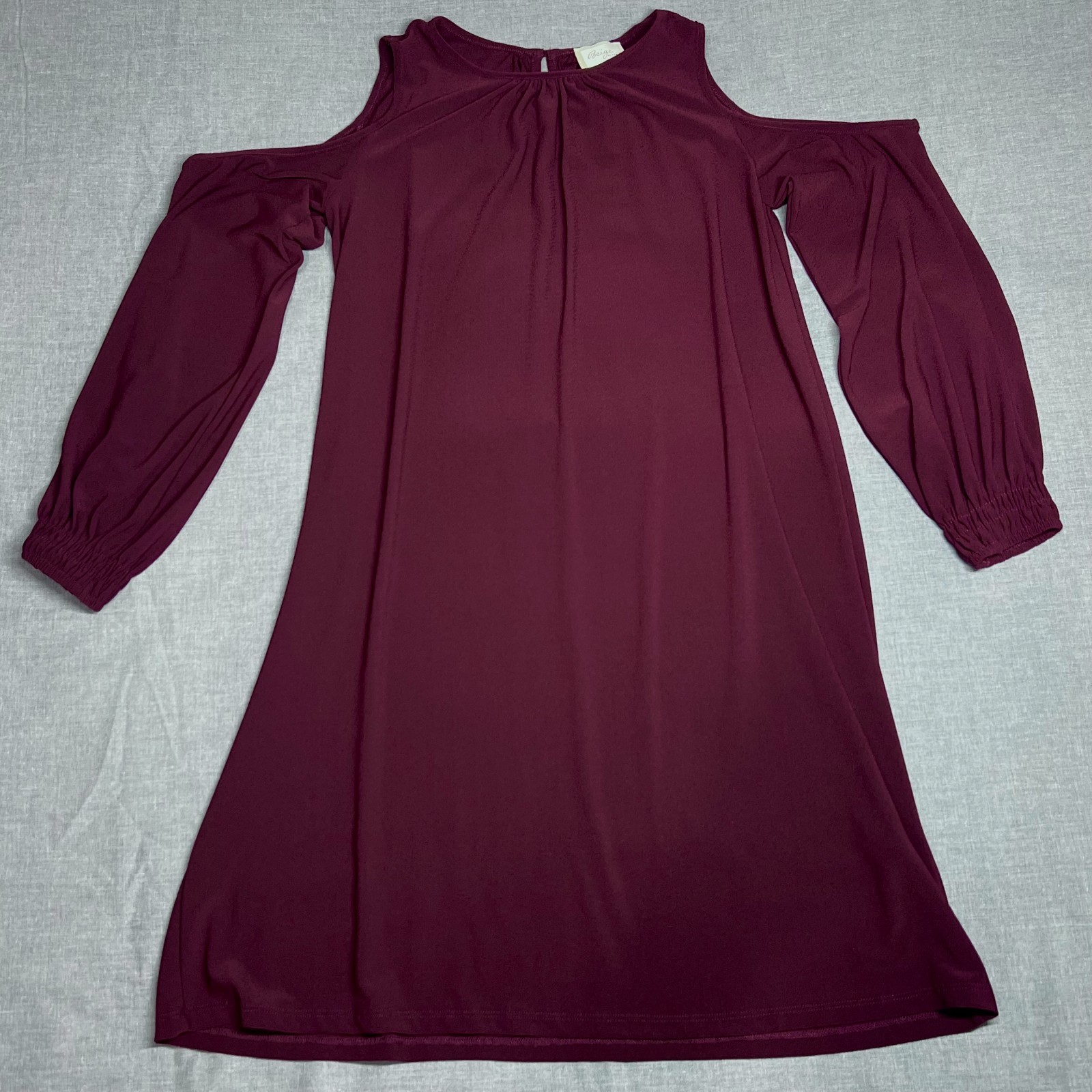 Beige by Eci Cold Shoulder Dress Deep Plum Size Small (0019)