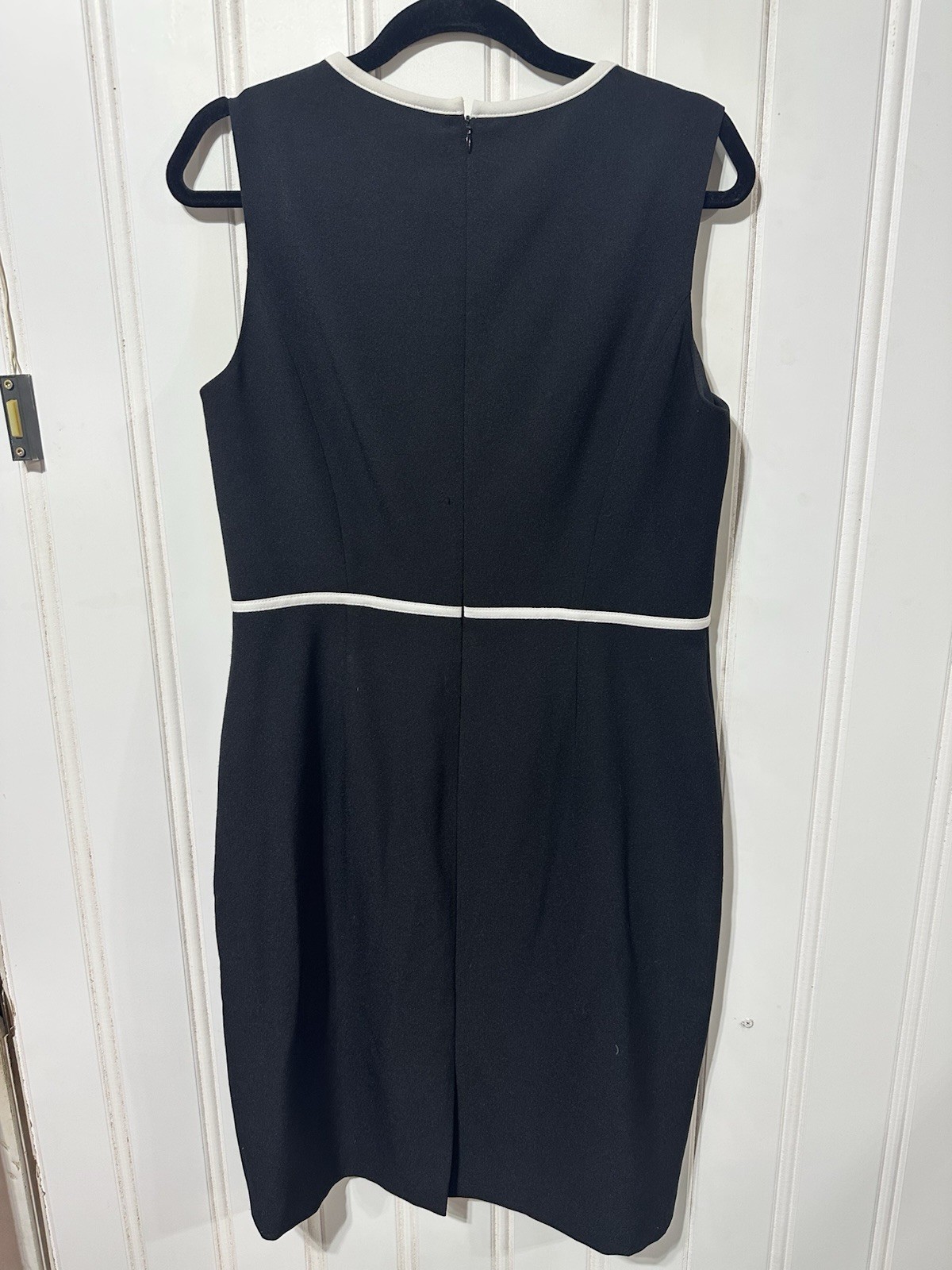 Kasper Black & White Trim Sheath Dress Sleeveless Round Neck Knee Length 8