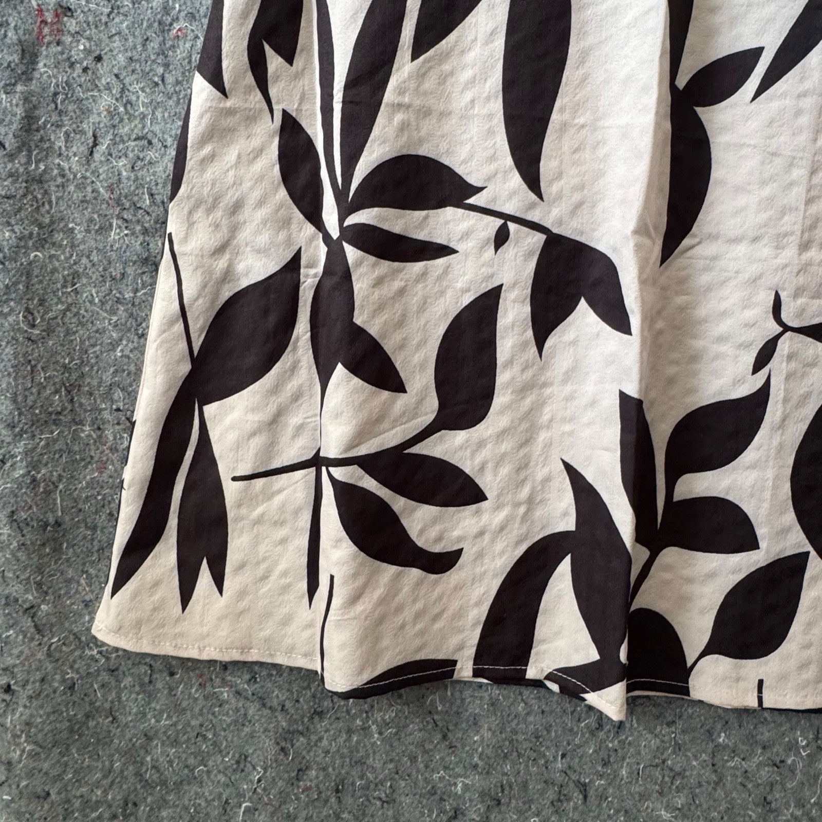 Beige Black Tropical Leaf Dress S Short Sleeve Henley Pockets Boho NWOT