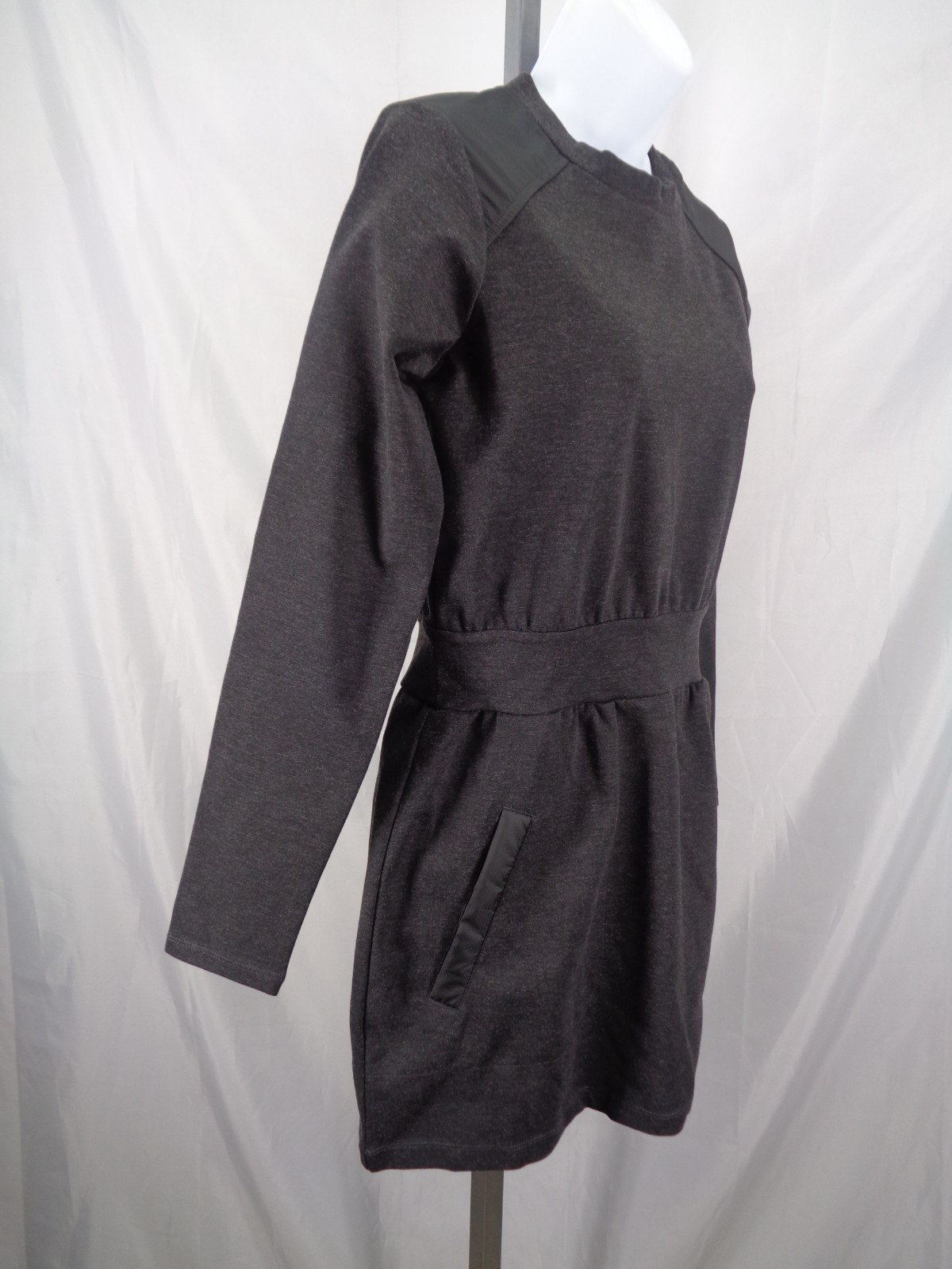 Merrell Indira Mixer Dress Size Medium Elbow Patch Athletic Hiking Outdoor