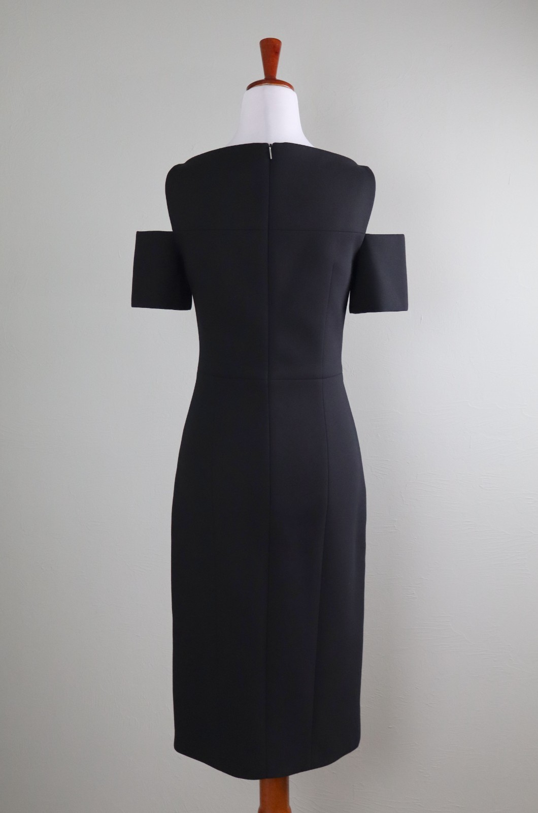 BOSS HUGO BOSS $595 Denaka Cold Shoulder Solid Black Sheath Dress Size US 2