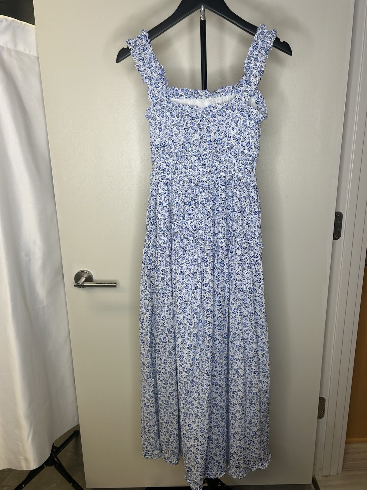 NWT Women’s Size XXS GAP Blue & White Floral Maxi Dress